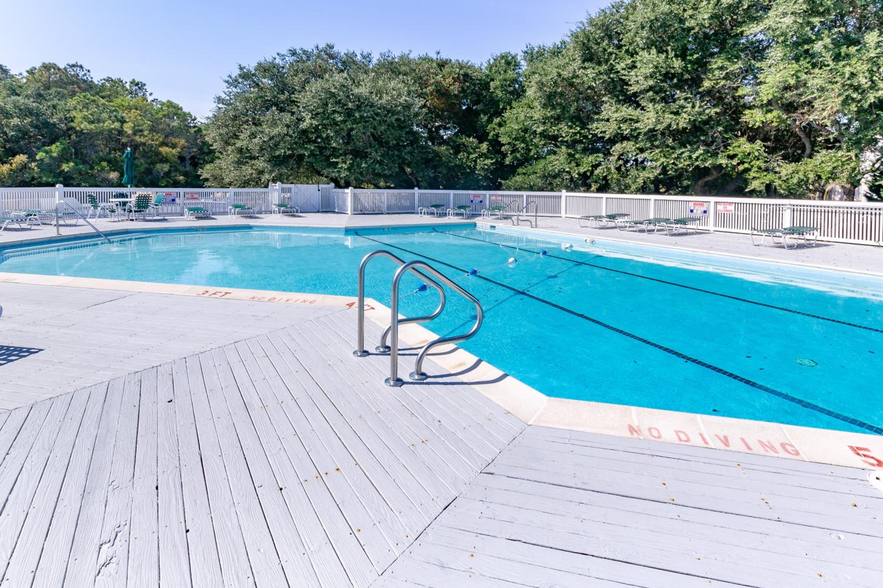 Puppy Love - Corolla, Villages at Ocean Hill, Pool, Hot Tub, Nearby Amenities, Lighthouse, Pets OK