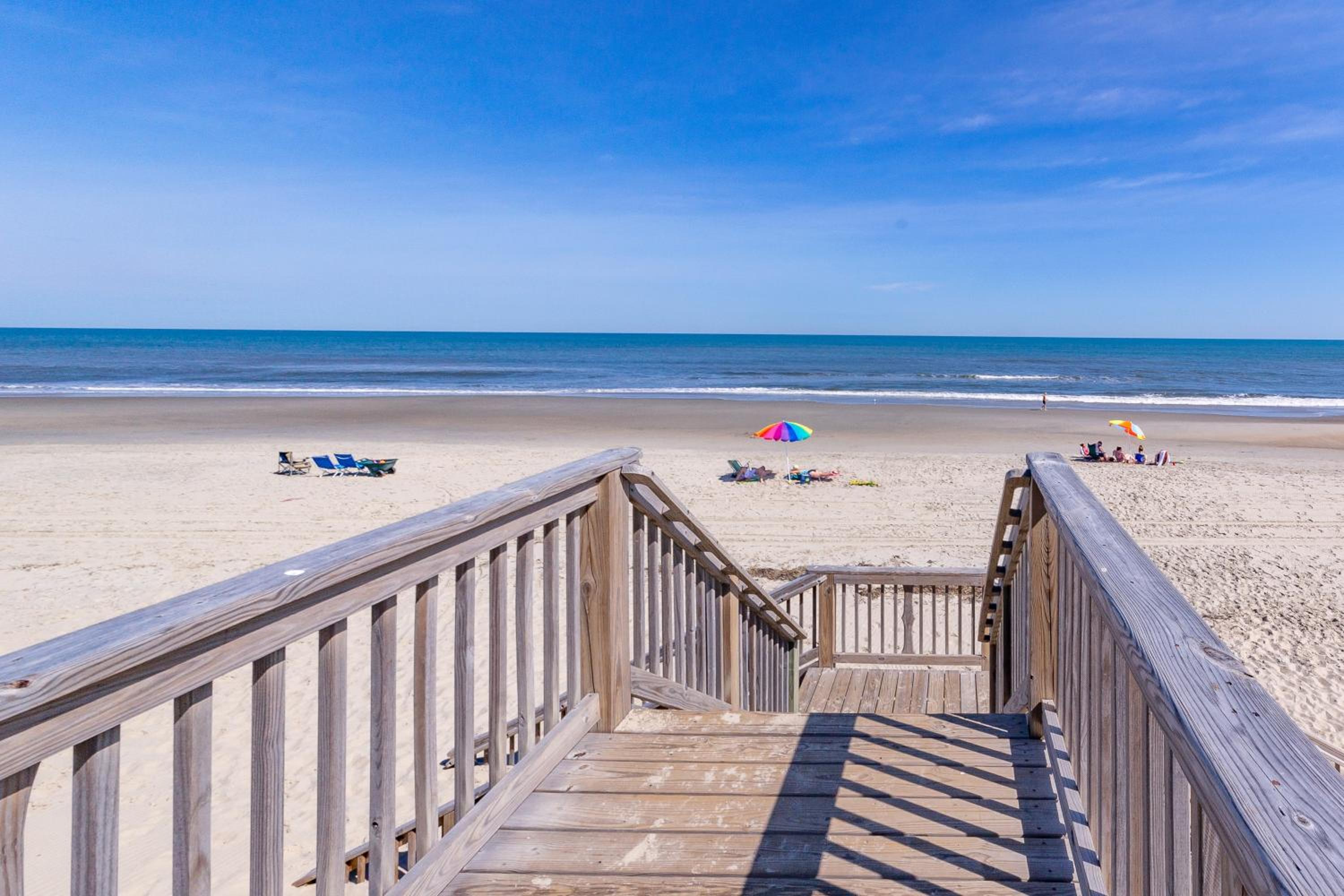 Puppy Love - Corolla, Villages at Ocean Hill, Pool, Hot Tub, Nearby Amenities, Lighthouse, Pets OK