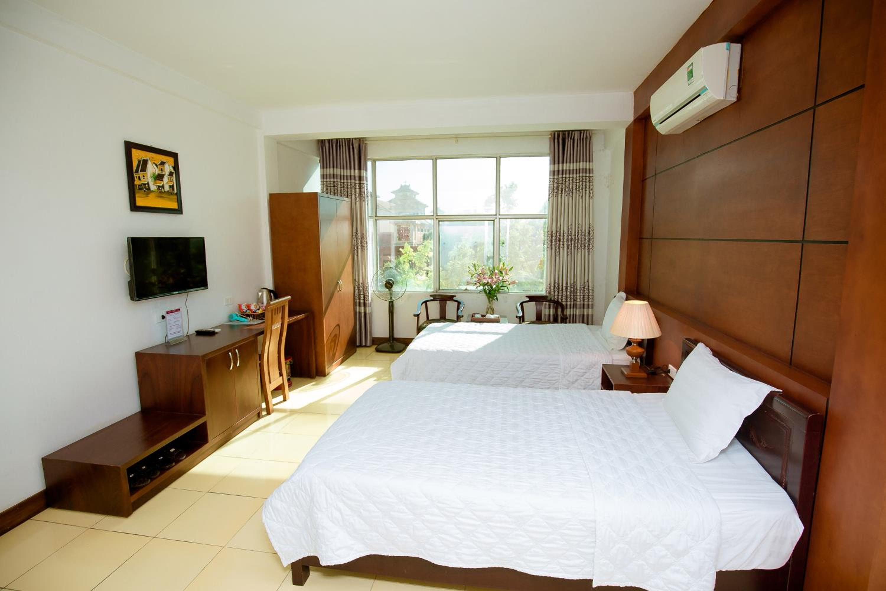 Viet Huong Hotel view 4