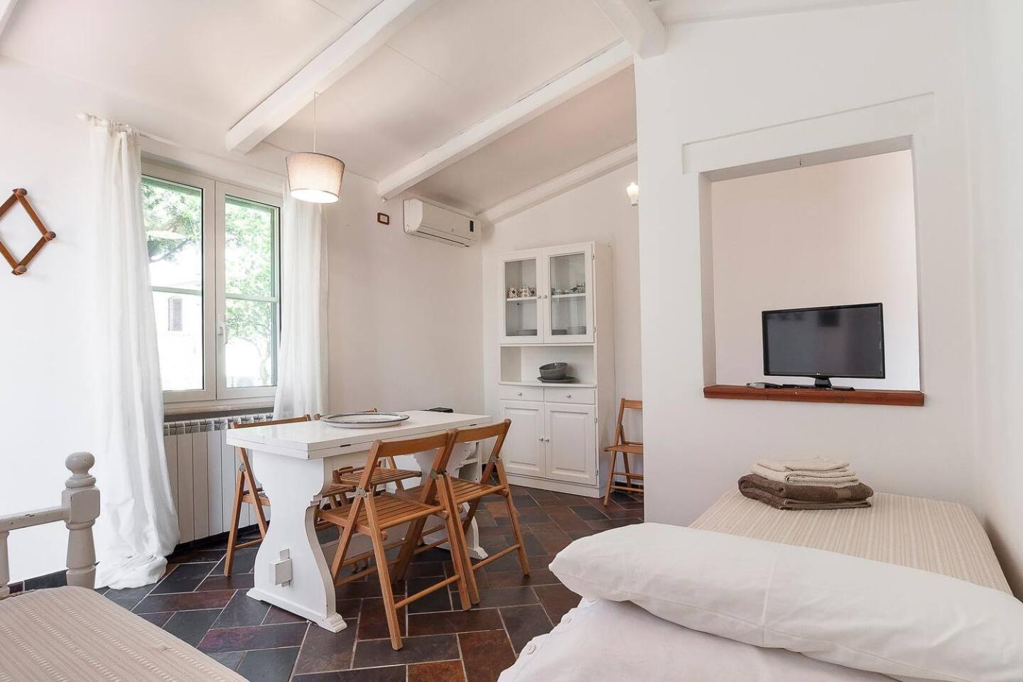 Villa LA CESA & Villino LA CASETTA Holiday Houses CON JACUZZI