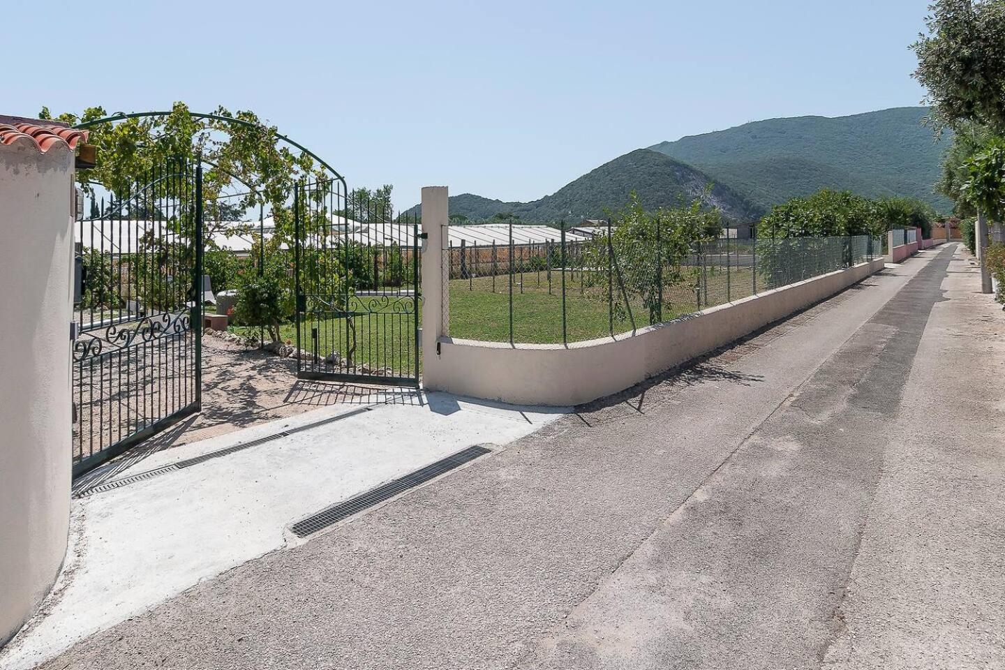 Villa LA CESA & Villino LA CASETTA Holiday Houses CON JACUZZI