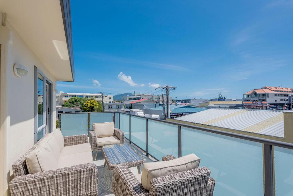 Sun on Seaview - Paraparaumu Beach Holiday Home