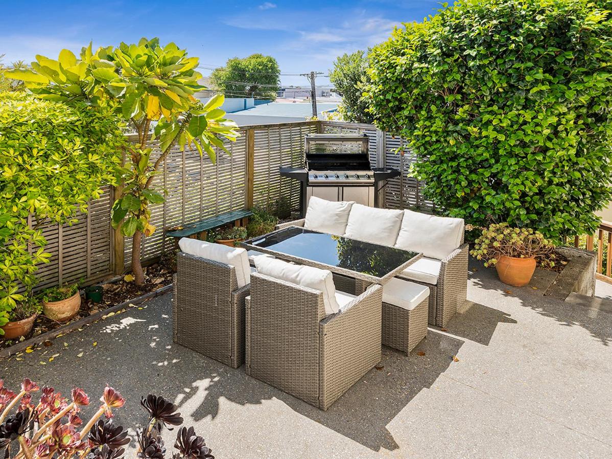 Sun on Seaview - Paraparaumu Beach Holiday Home