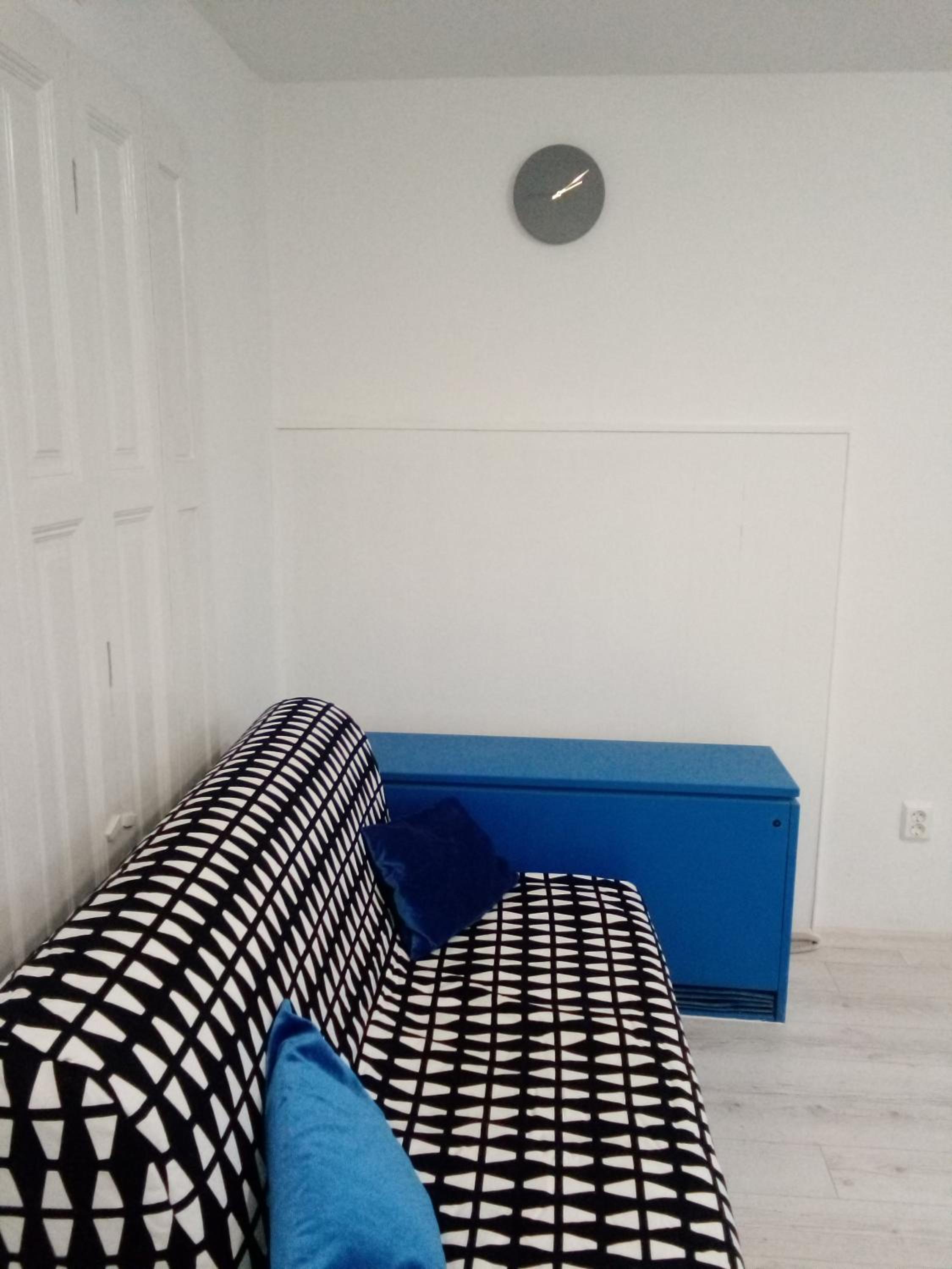 Sunny city apartment facing the park view 4