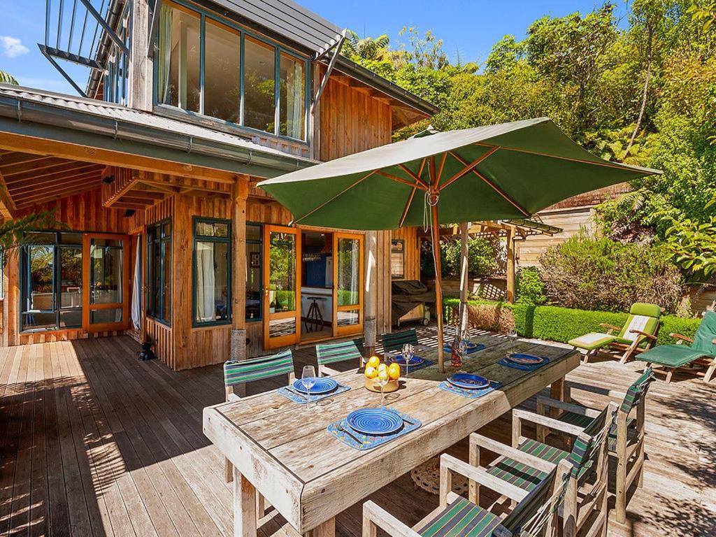 Moetu Lodge - Pukawa Bay Holiday Home view 4