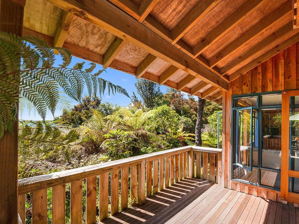 Moetu Lodge - Pukawa Bay Holiday Home view 5