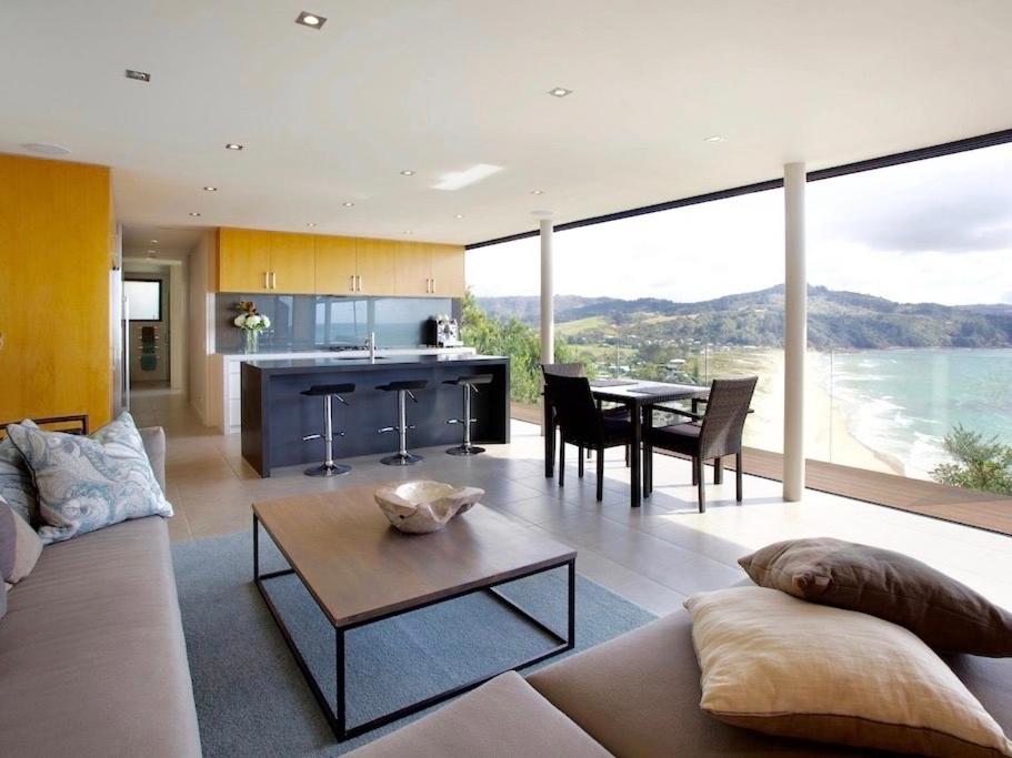 The Lookout - Tairua Holiday Home view 4