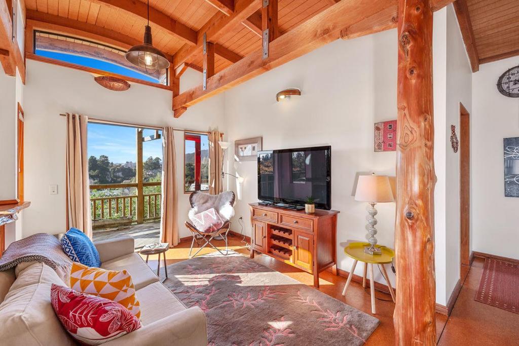 Treetop Hideaway - Taupo Holiday Home view 3