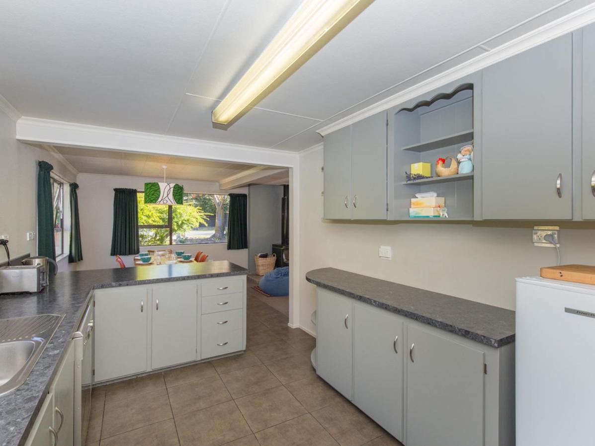 Kowhai Cottage - Wanaka Holiday Home view 5
