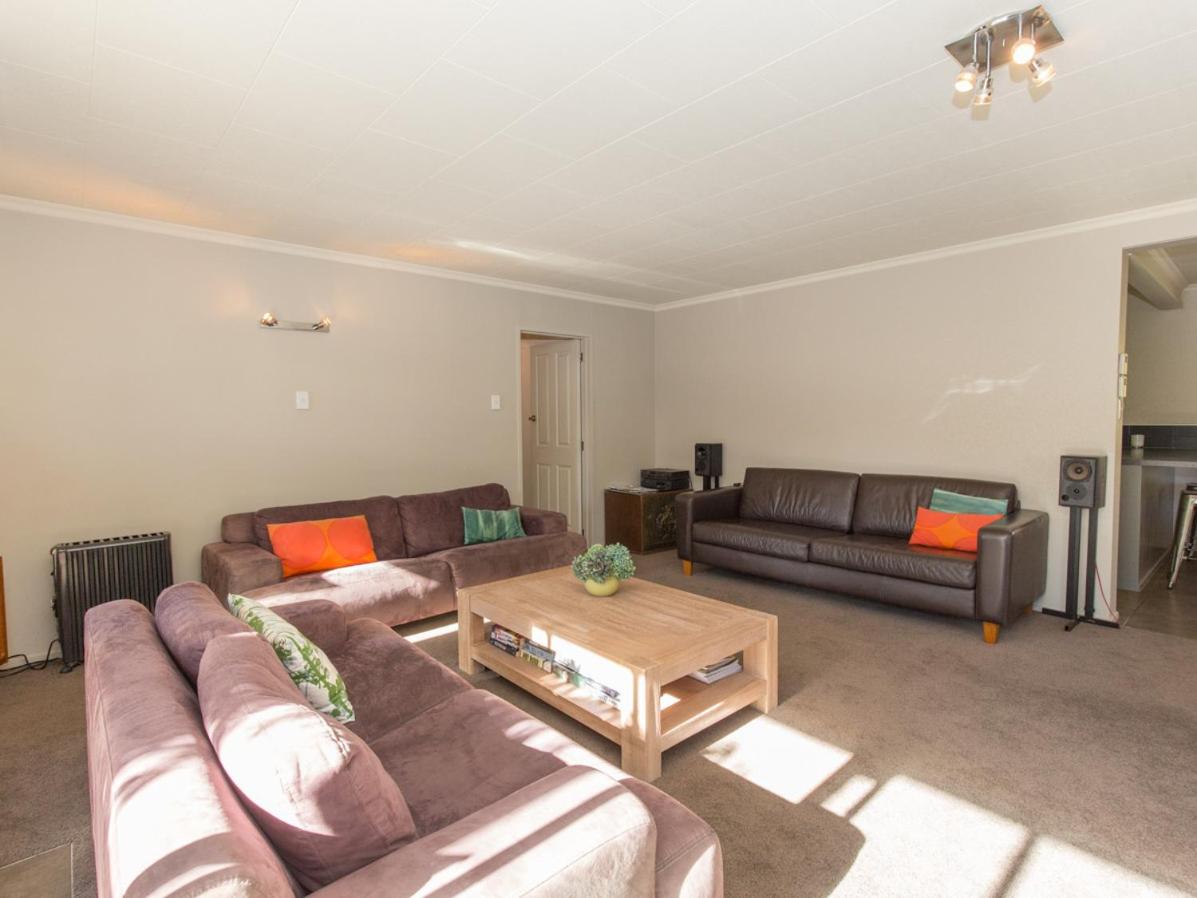 Kowhai Cottage - Wanaka Holiday Home view 4