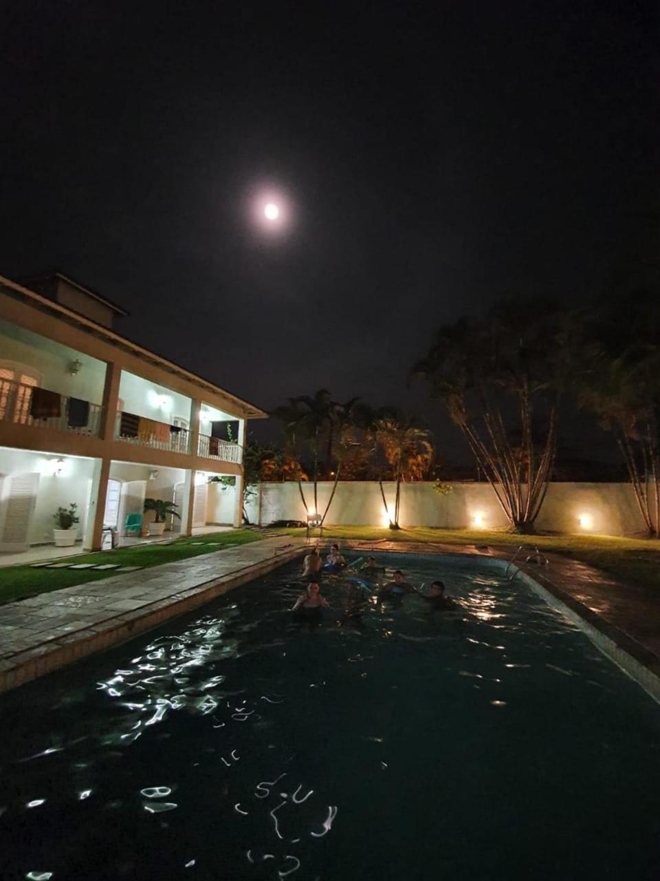Casa Eventos e Temporada com 4 suites, piscina, churrasqueira, Wi-Fi, Ar Condicionado - Proximo Praia Mar Casado e Pernambuco - Guaruja -