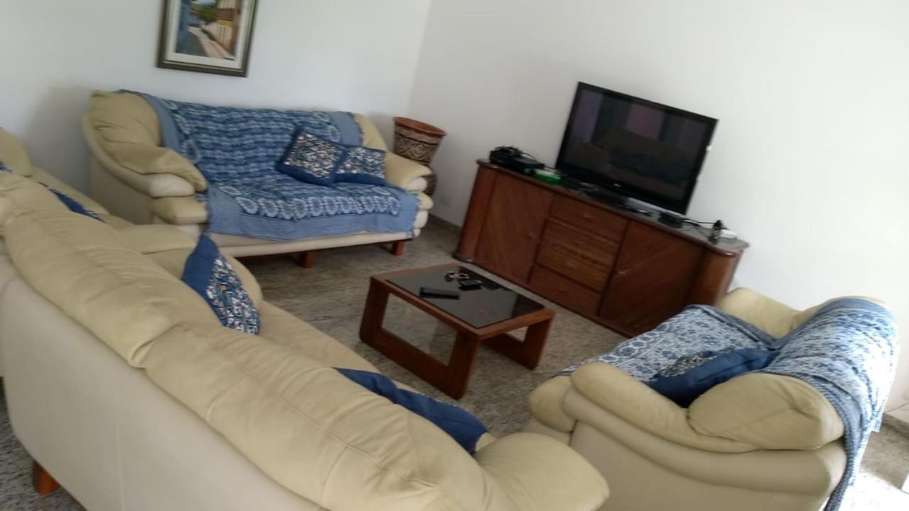 Casa Eventos e Temporada com 4 suites, piscina, churrasqueira, Wi-Fi, Ar Condicionado - Proximo Praia Mar Casado e Pernambuco - Guaruja -