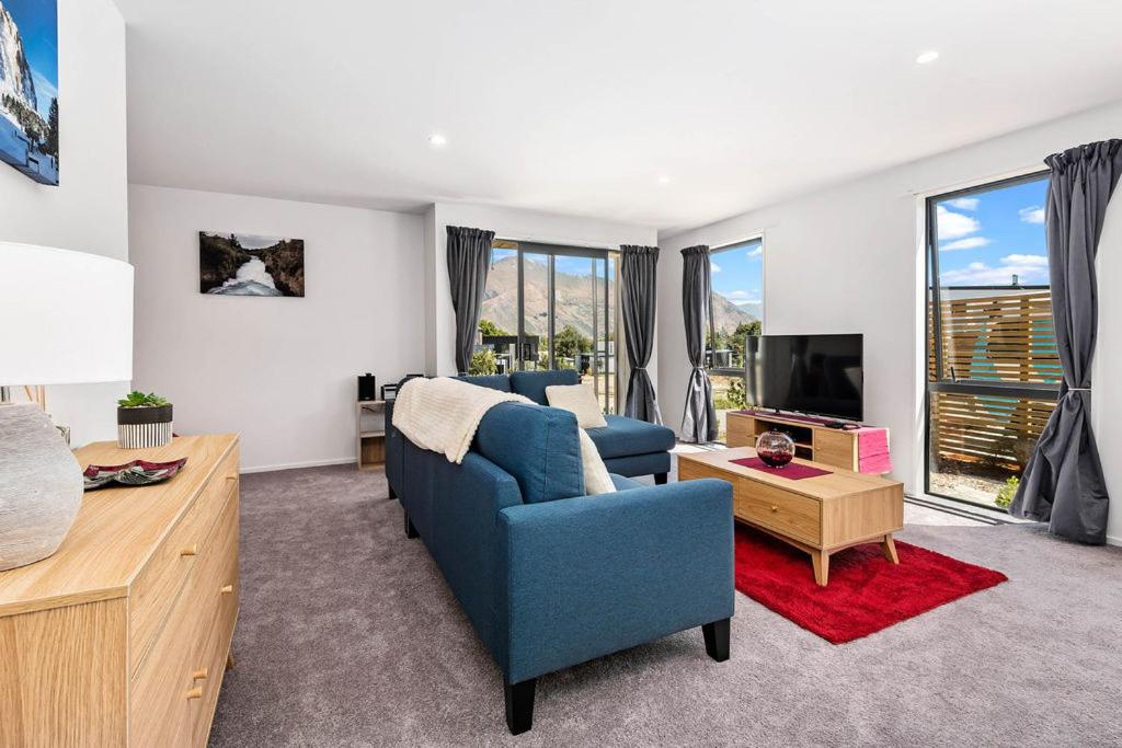 The Place To Be - Wanaka Holiday Home view 4