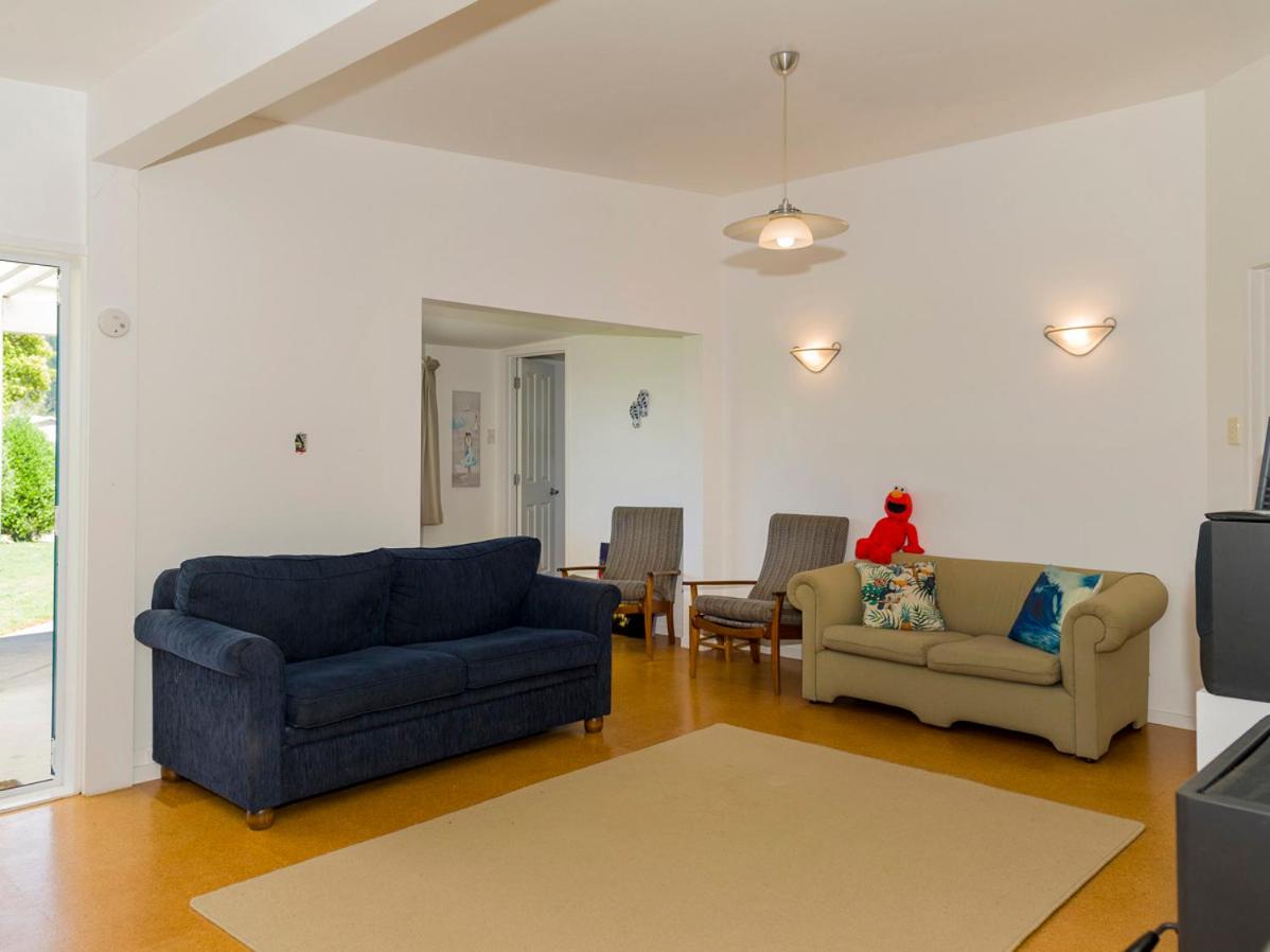 Gone Coastal - Whangamata Holiday House view 5