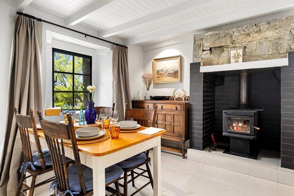 Wanaka Stone Cottage - Wanaka Holiday Home view 5