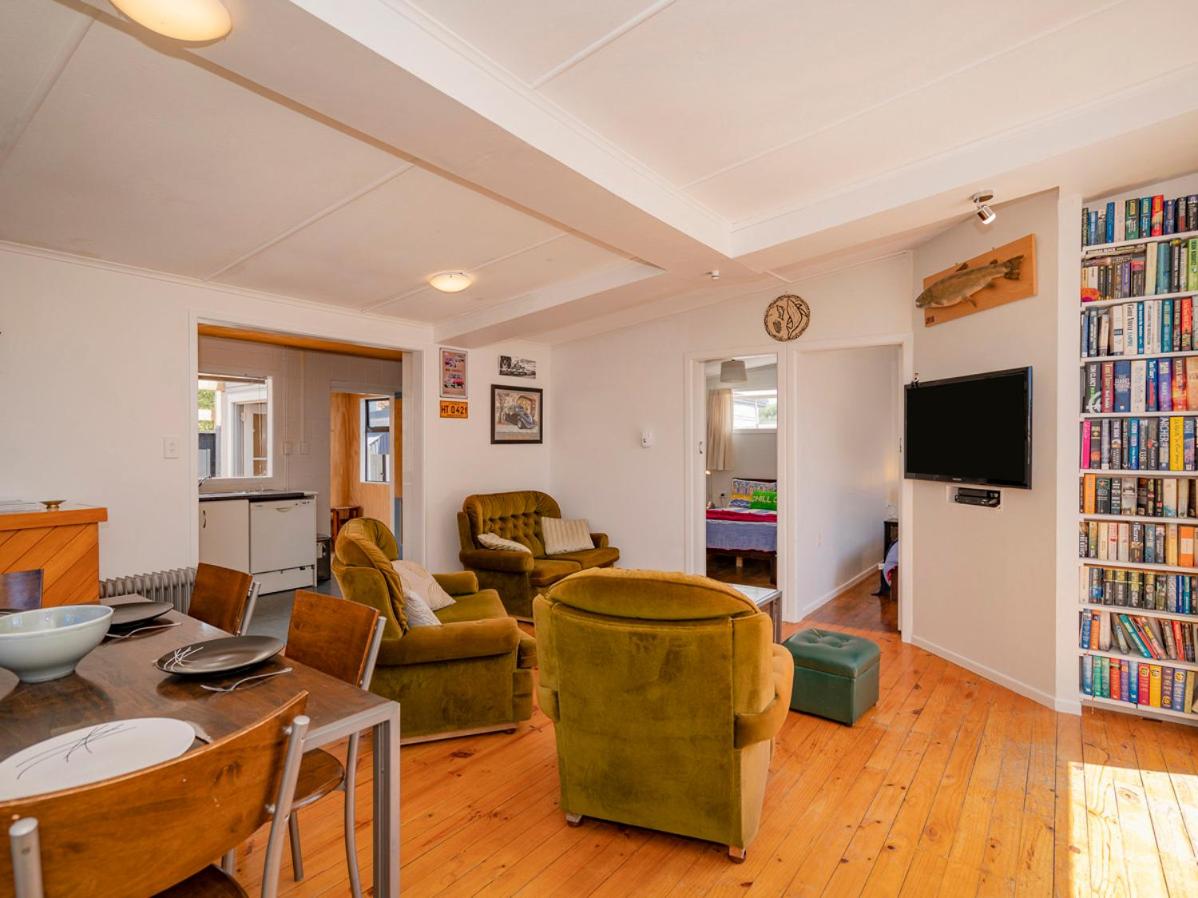 Pipi Palace - Whangamata Bach view 5