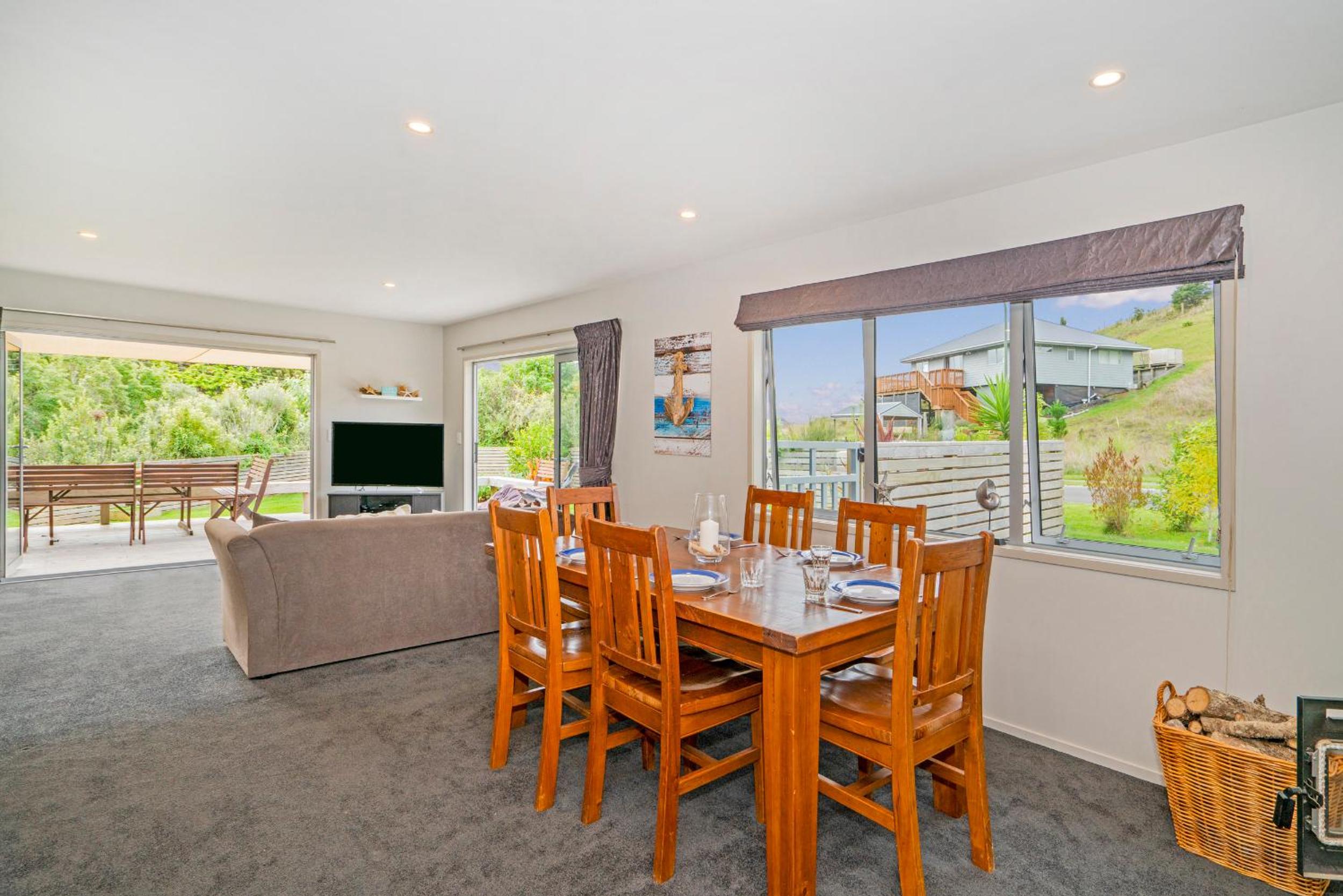 The Blue Rendevous - Whangamata Holiday Home
