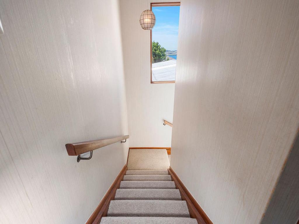 Wharewaka Hideaway - Wharewaka Holiday Home view 4