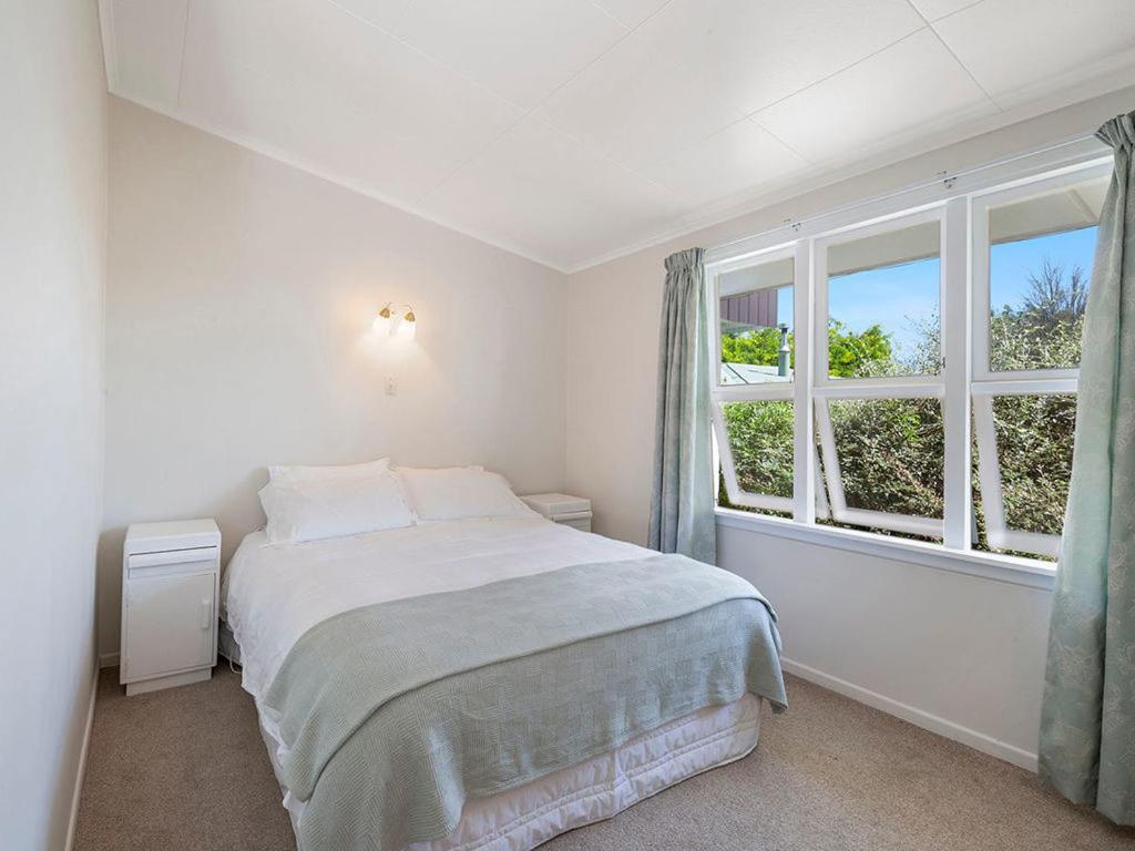 Wharewaka Hideaway - Wharewaka Holiday Home view 5