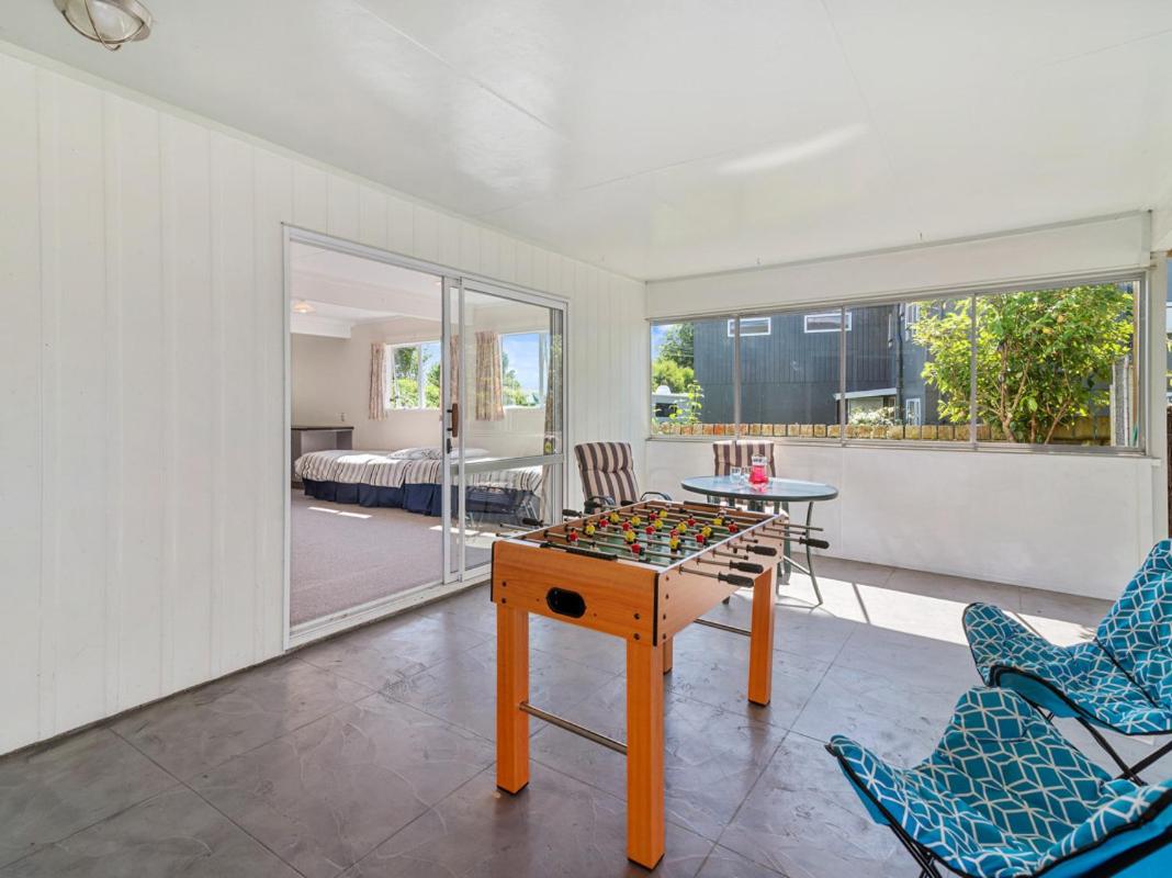 Family at Wharewaka - Wharewaka Holiday Home view 3