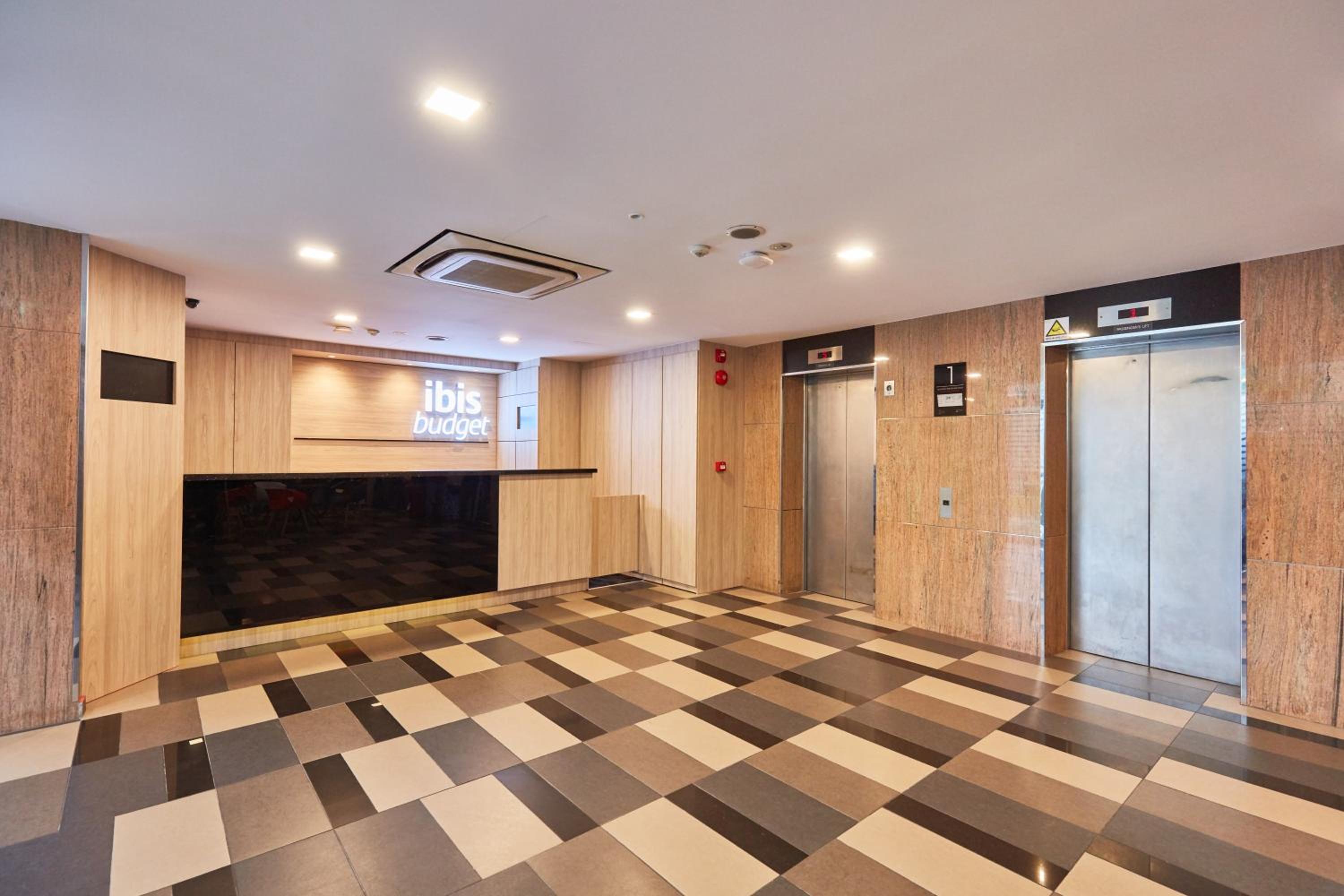 ibis budget Singapore Ruby-2