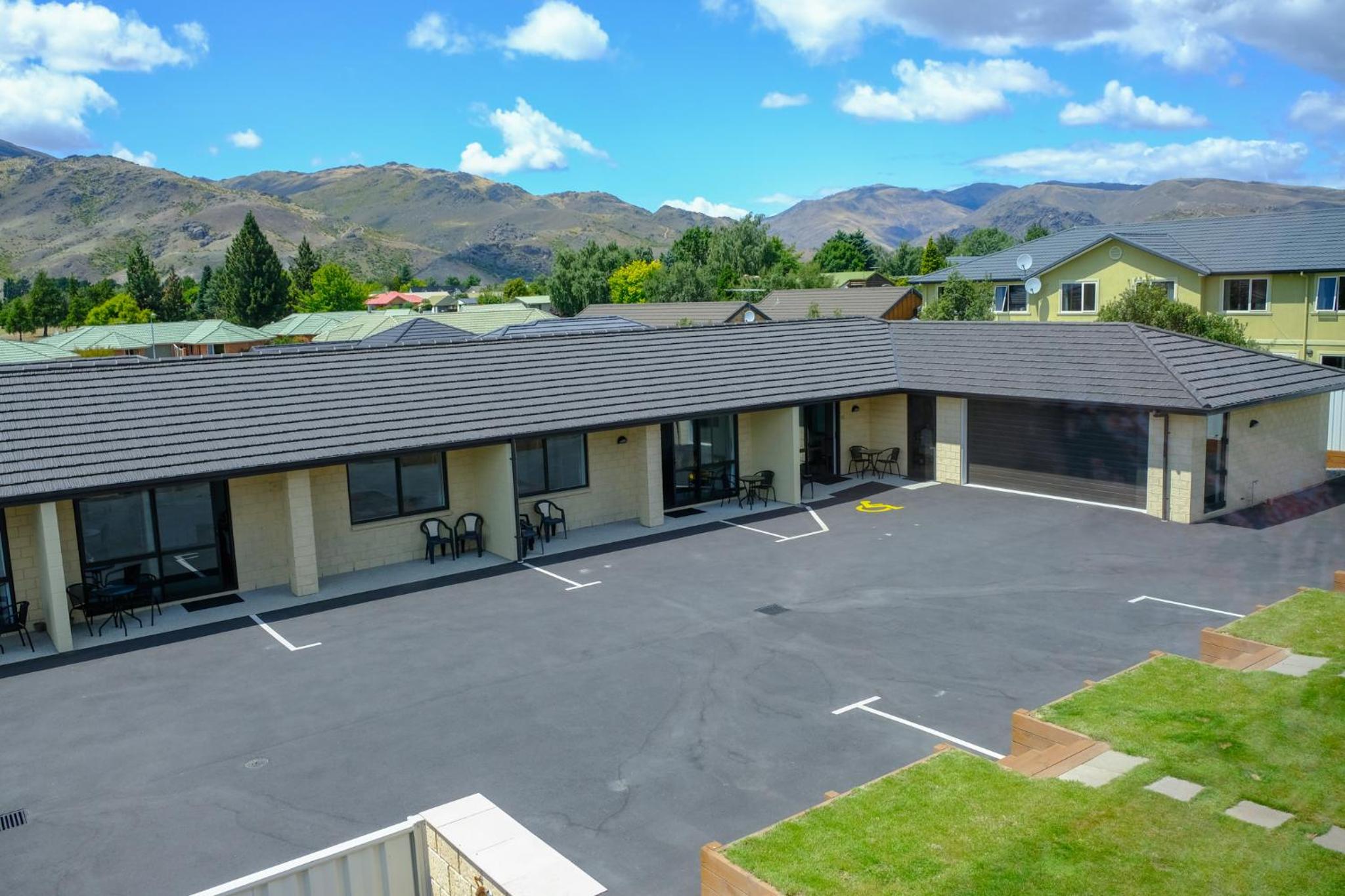 ASURE Central Gold Motel Cromwell view 3