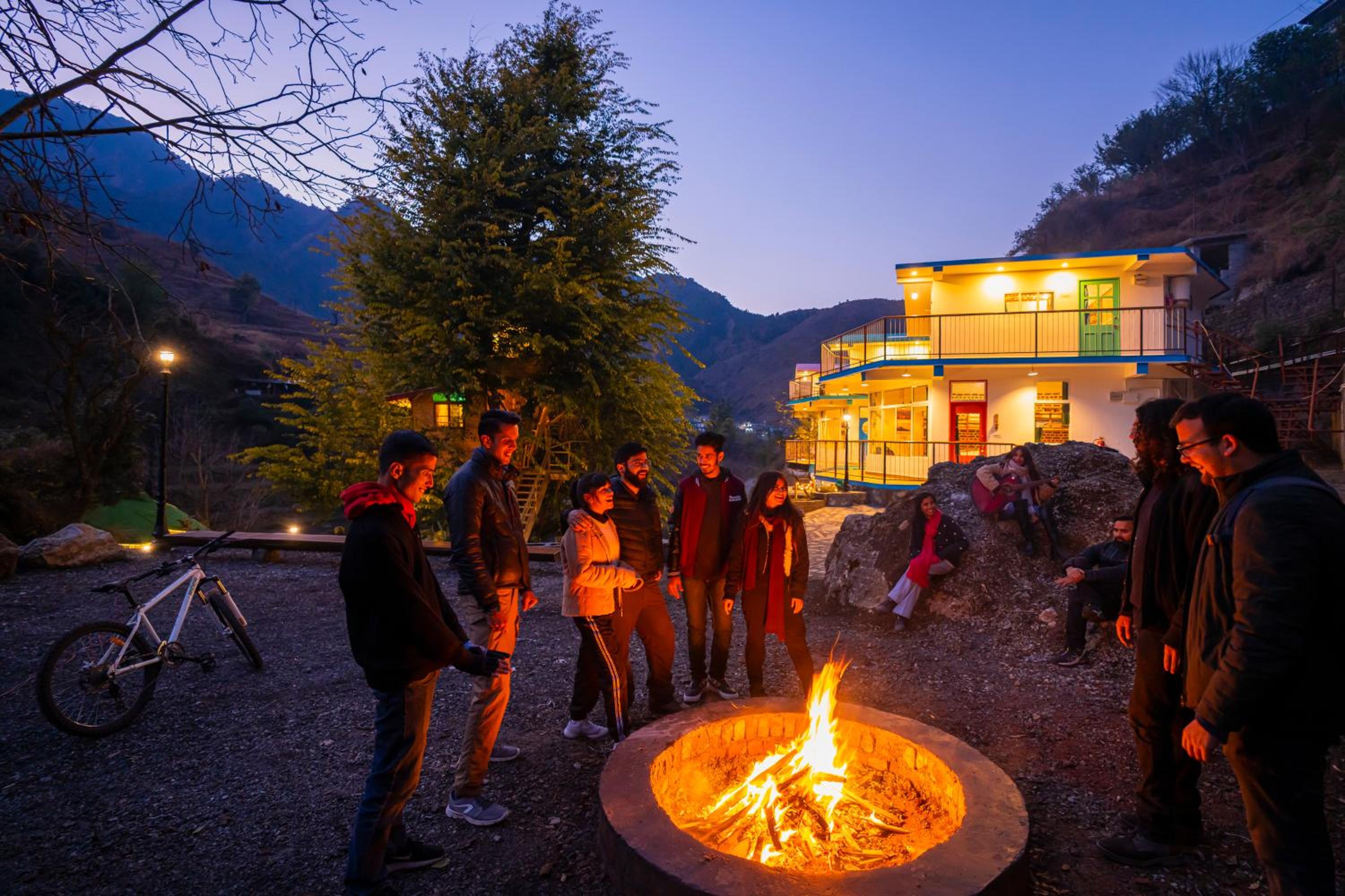 Zostel Plus Mussoorie, Kempty view 3