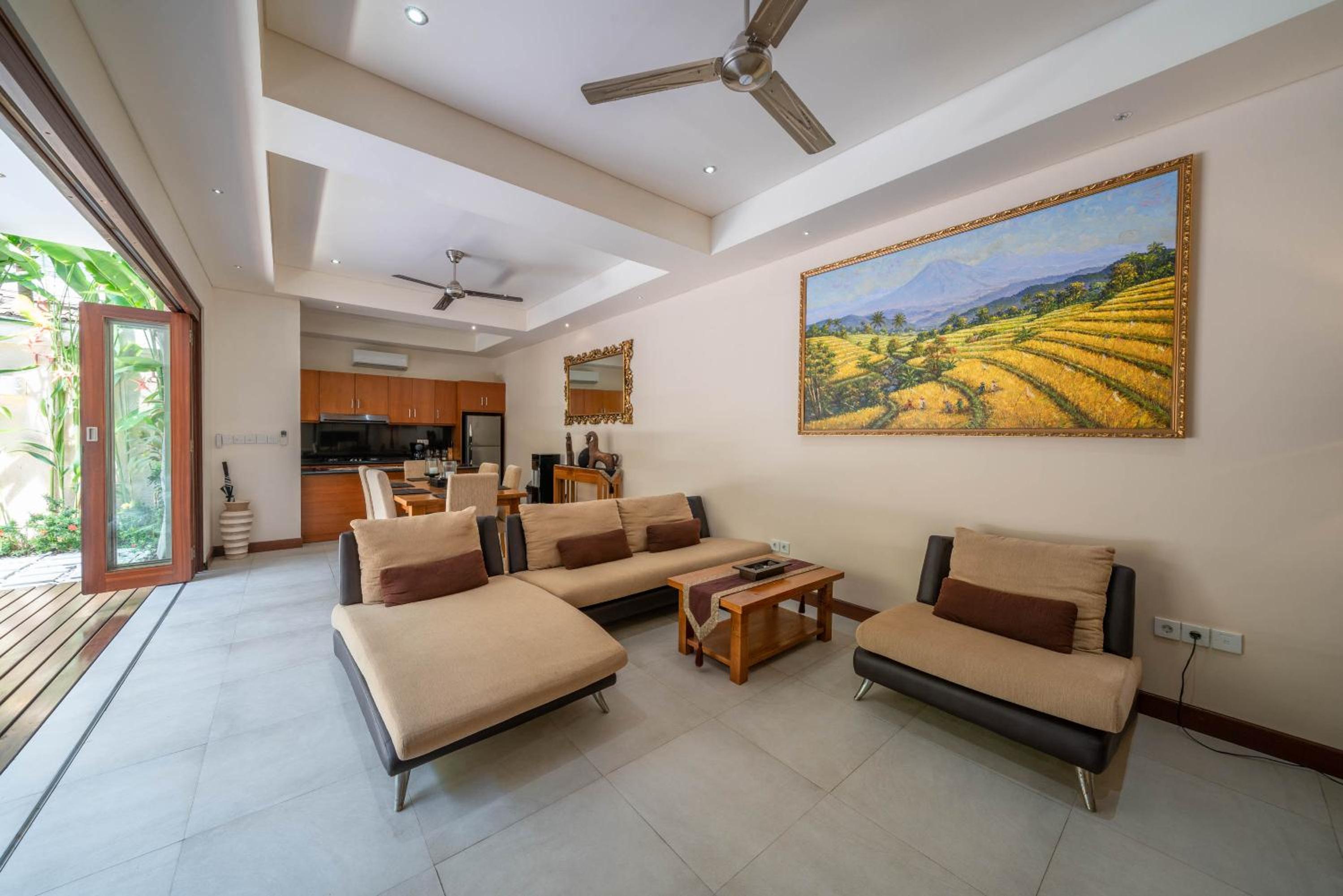 Villa Seacluded 1 - 3BR Villa in Central Seminyak - Large Pool