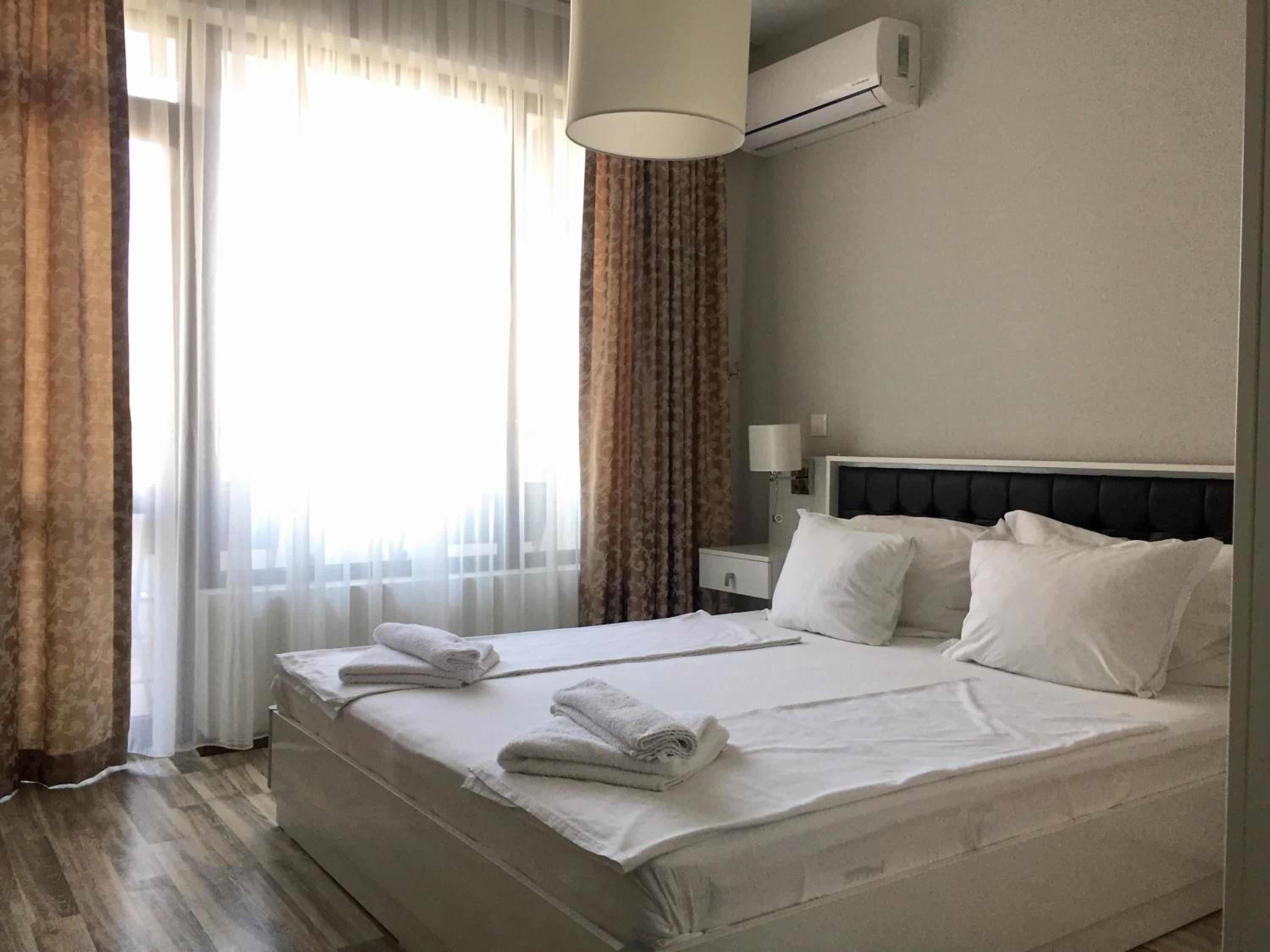 Green Paradise Deluxe Apartments