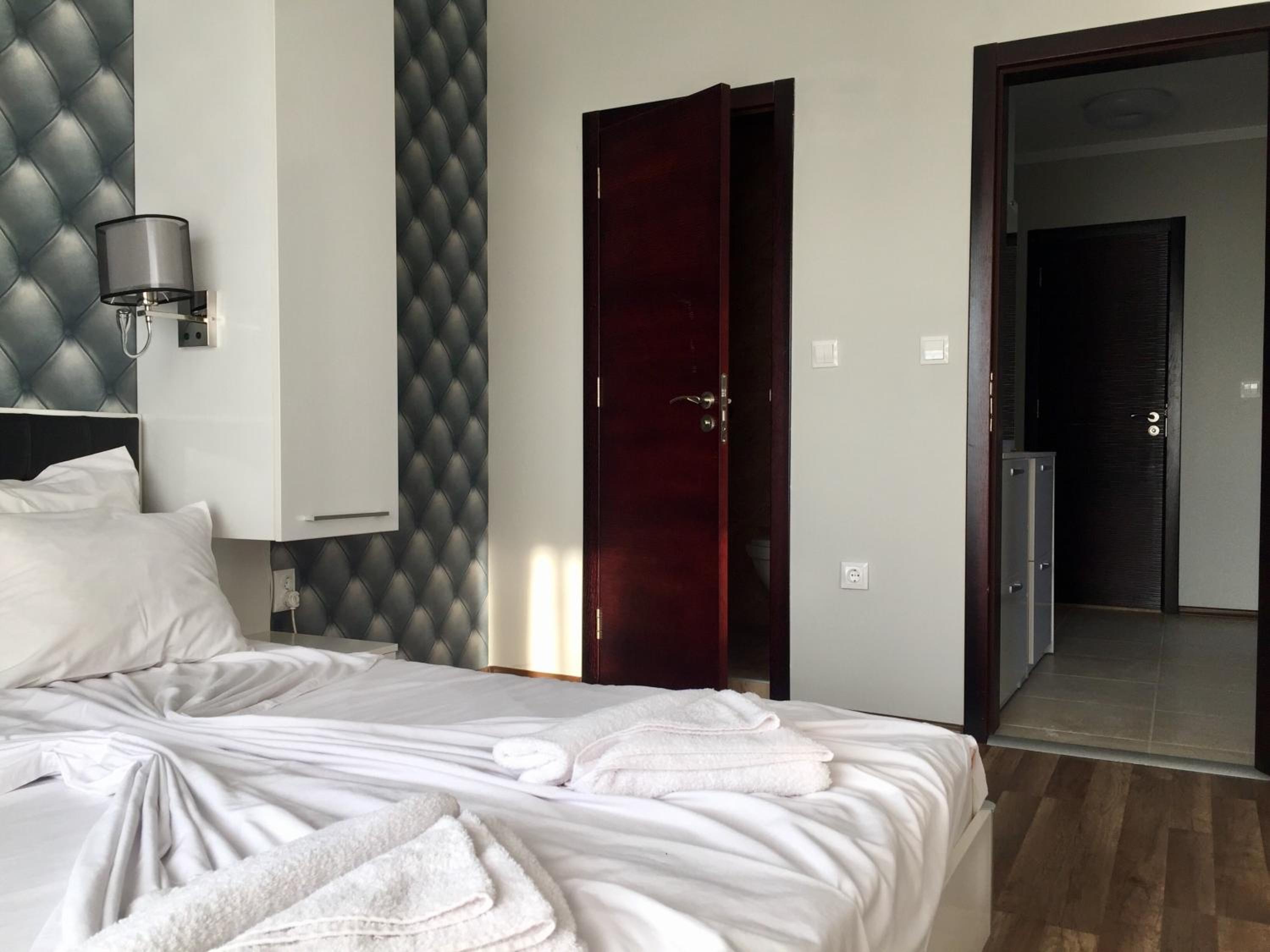 Green Paradise Deluxe Apartments
