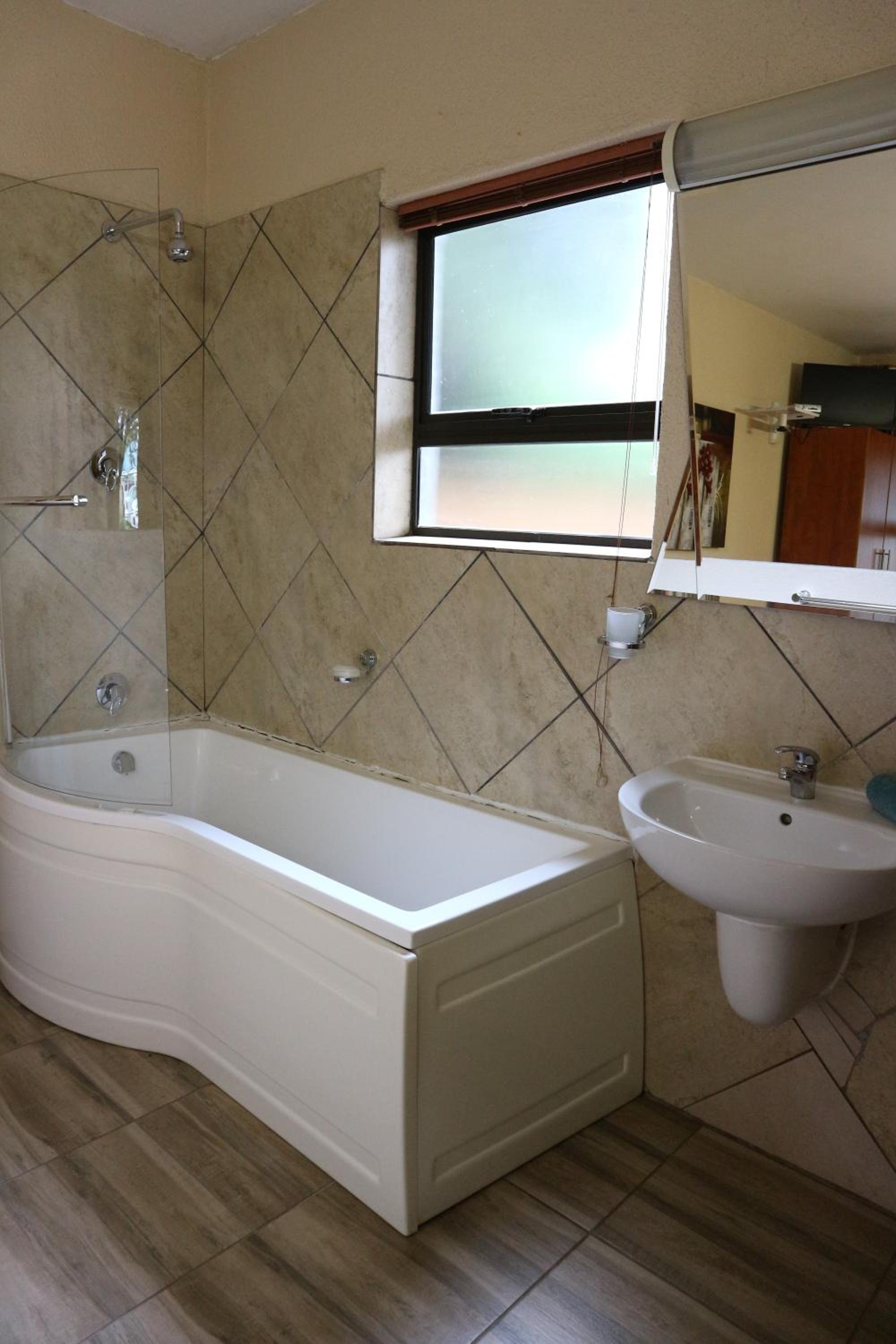 St Michelle Guest Lodge & Hydro Retreat, photo 26