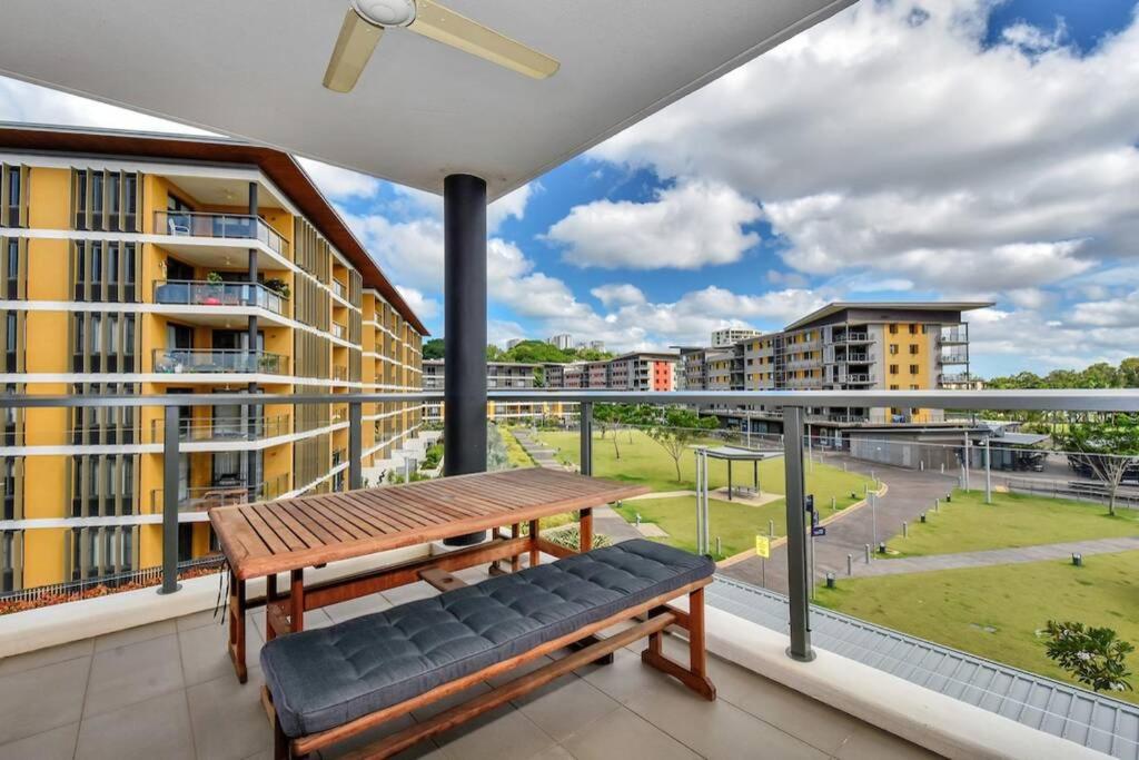 Waterfront Pearl Suite 2 Bed Luxury Apt view 4