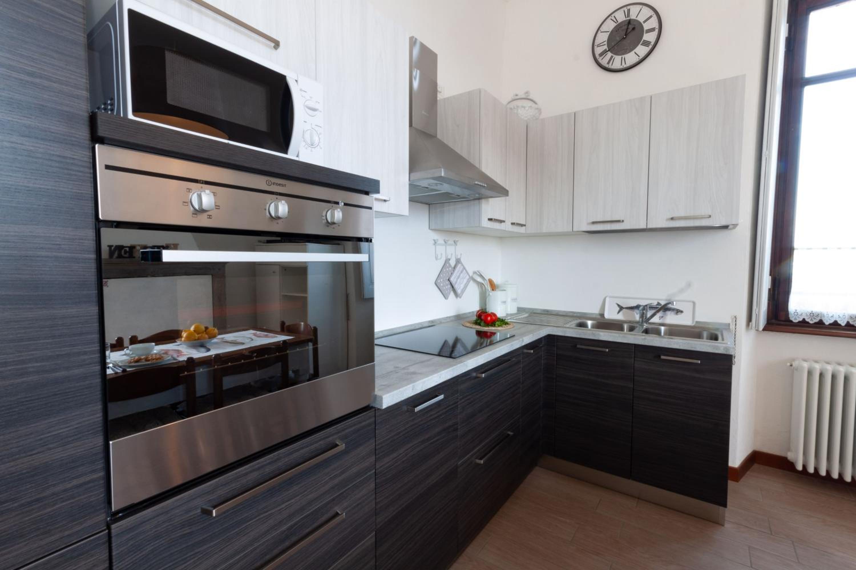 Breva - Menaggio by LoveComo en Menaggio — kitchen