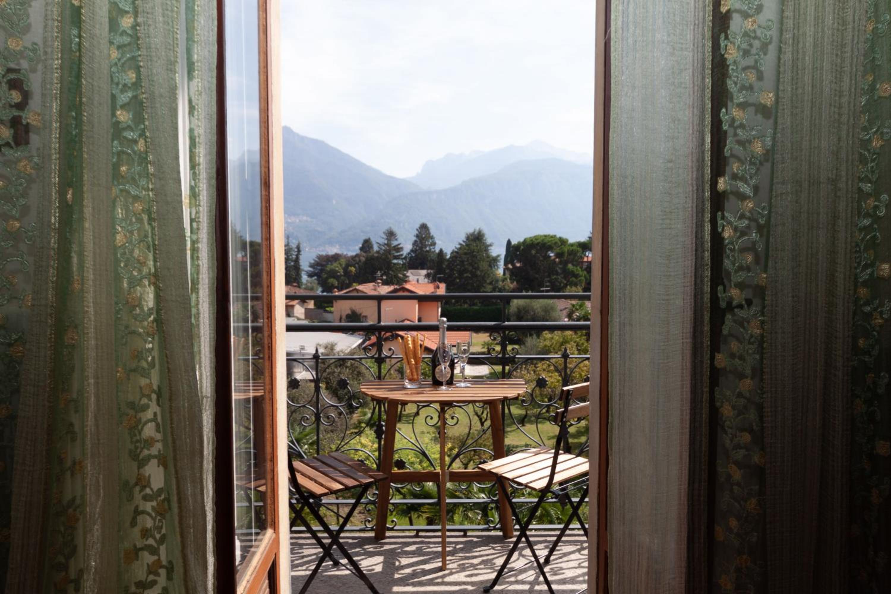 Breva - Menaggio by LoveComo en Menaggio — balance & terrace