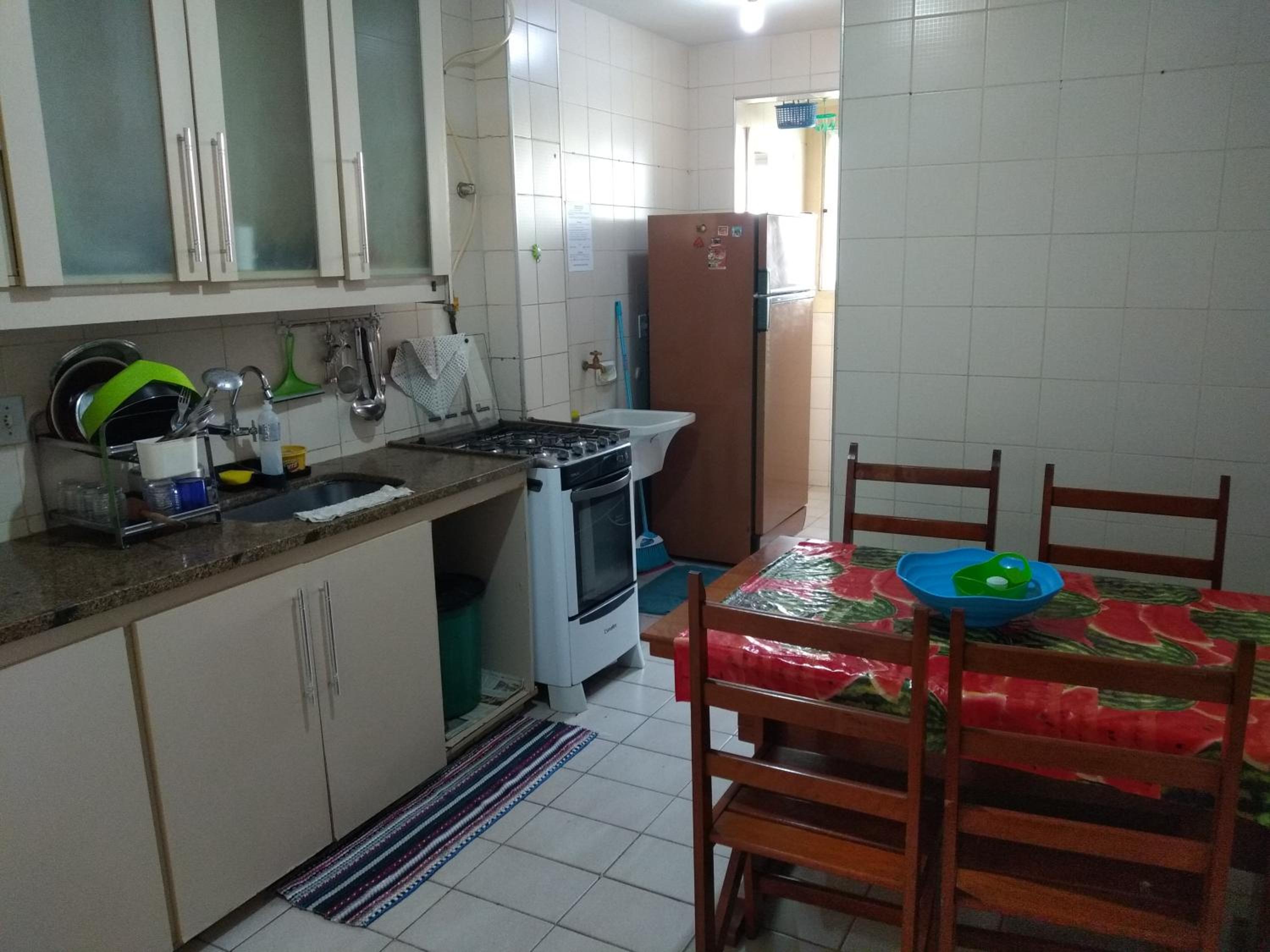 Suíte com Cozinha independente em Apartamento