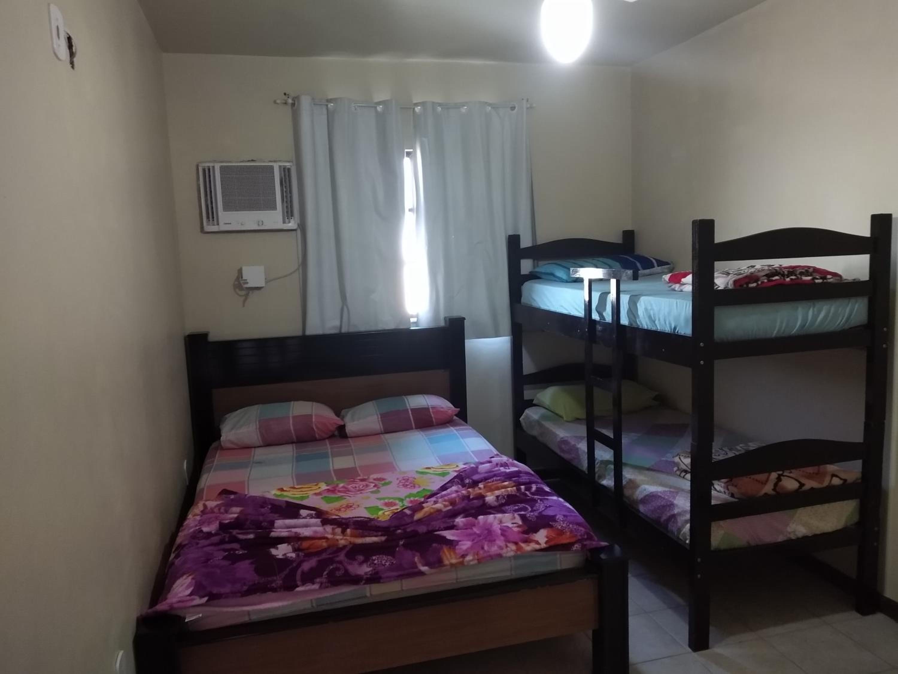 Casa com 2 quartos em condomínio