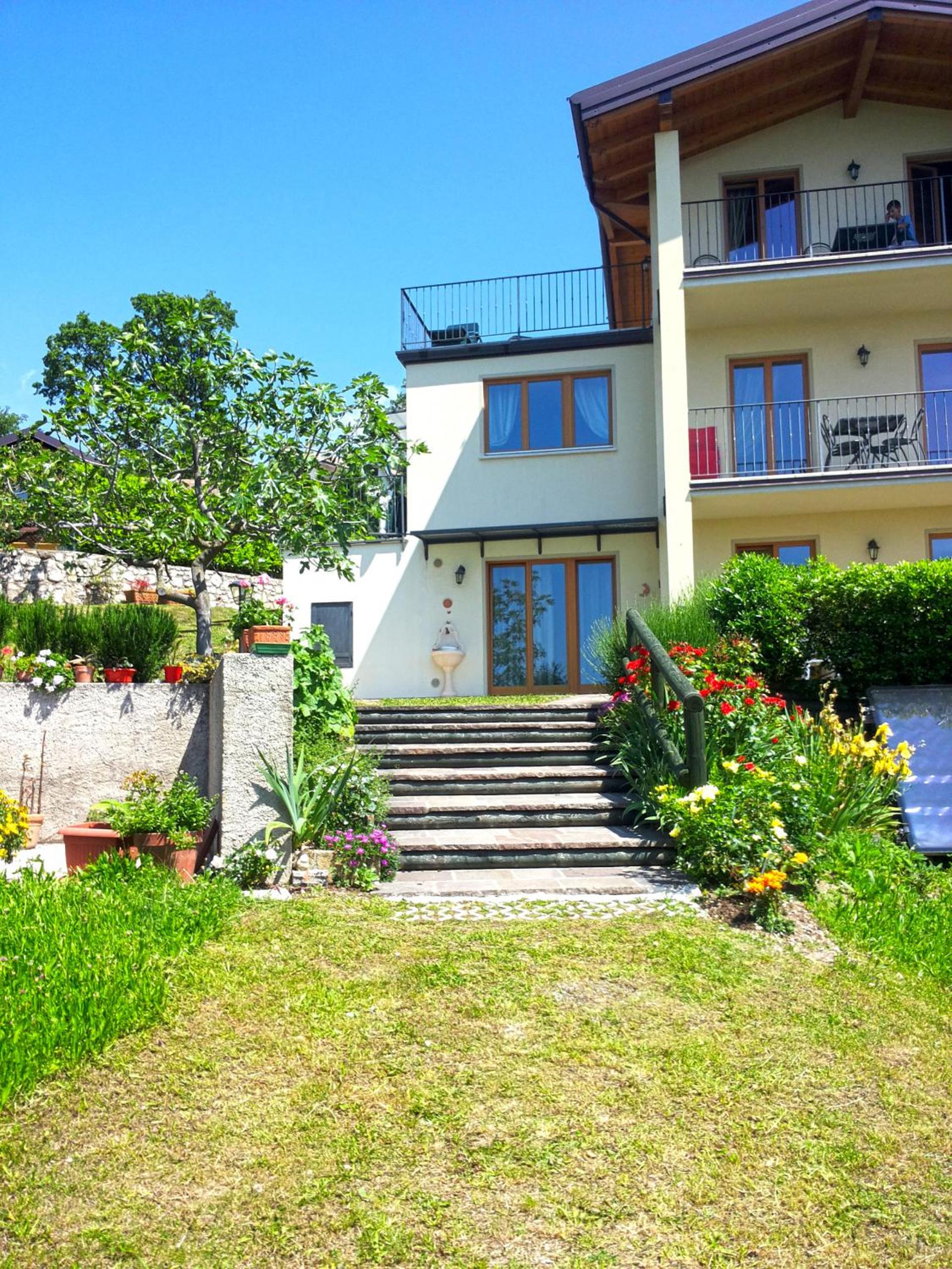 Teresa Campi Apartments Lake view by Gardadomusmea view 5