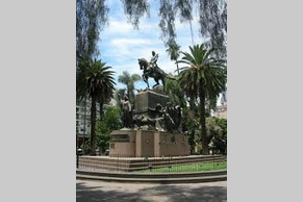 EN EL CORAZON DE SALTA PASADO PRESENTE Y FUTURO