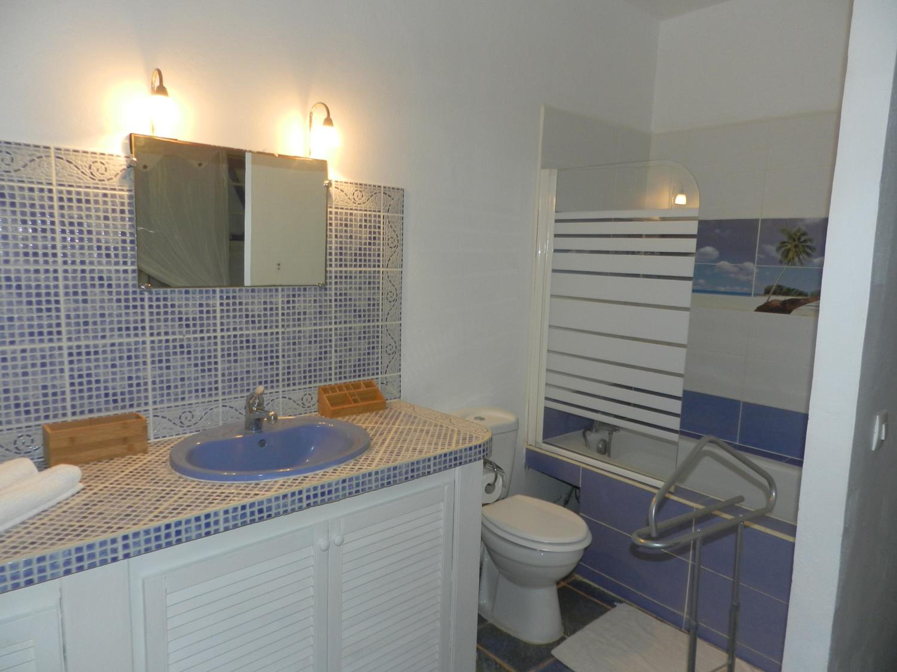 VILLA LE BORD BLEU view 3