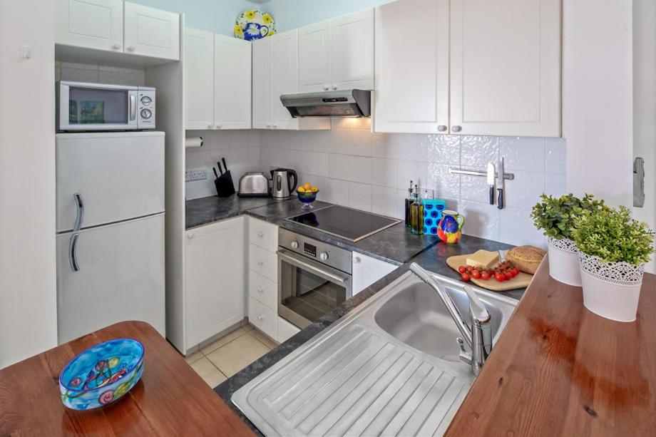 207 Kings Palace Seaview view 3