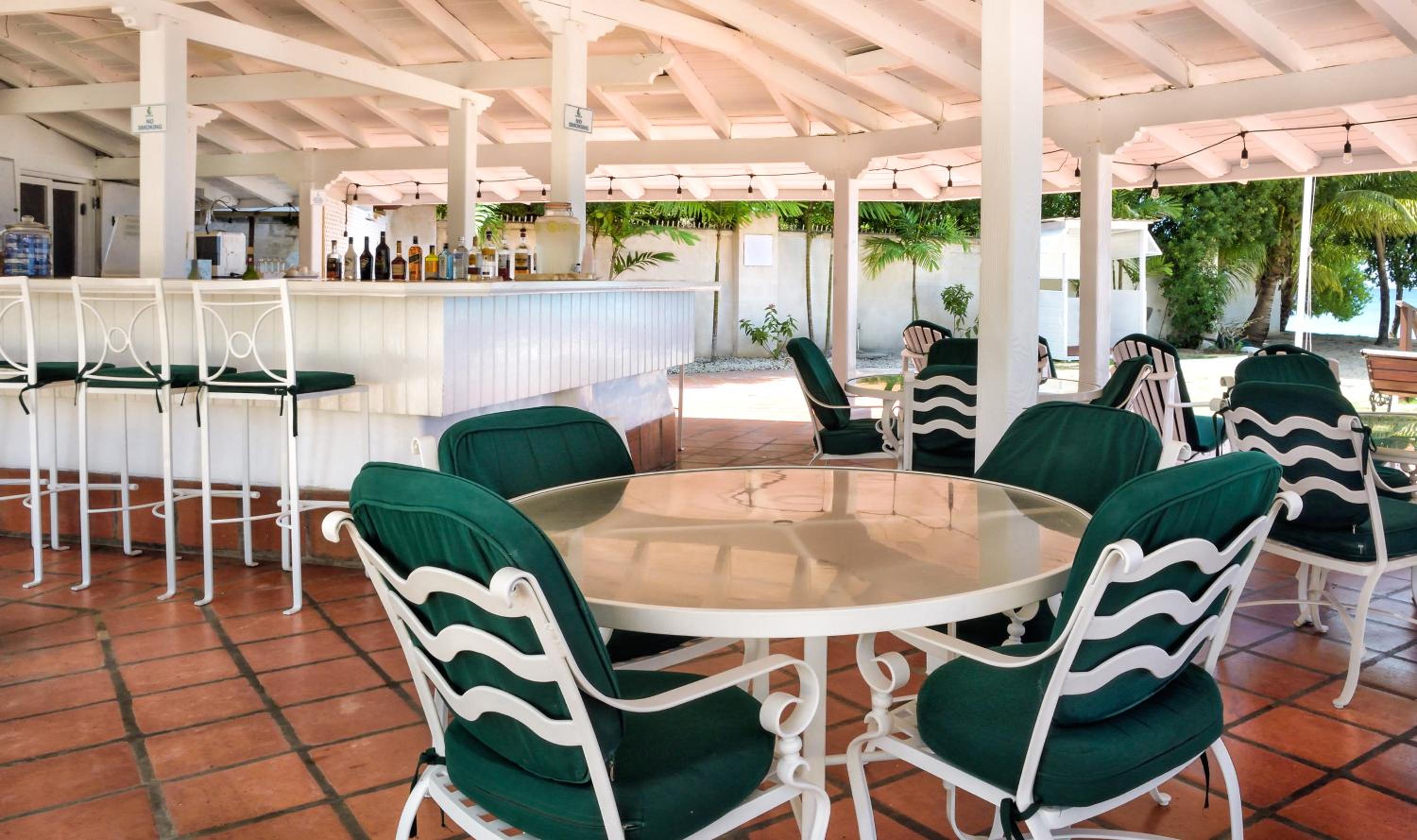 Royal Glitter Bay Villas