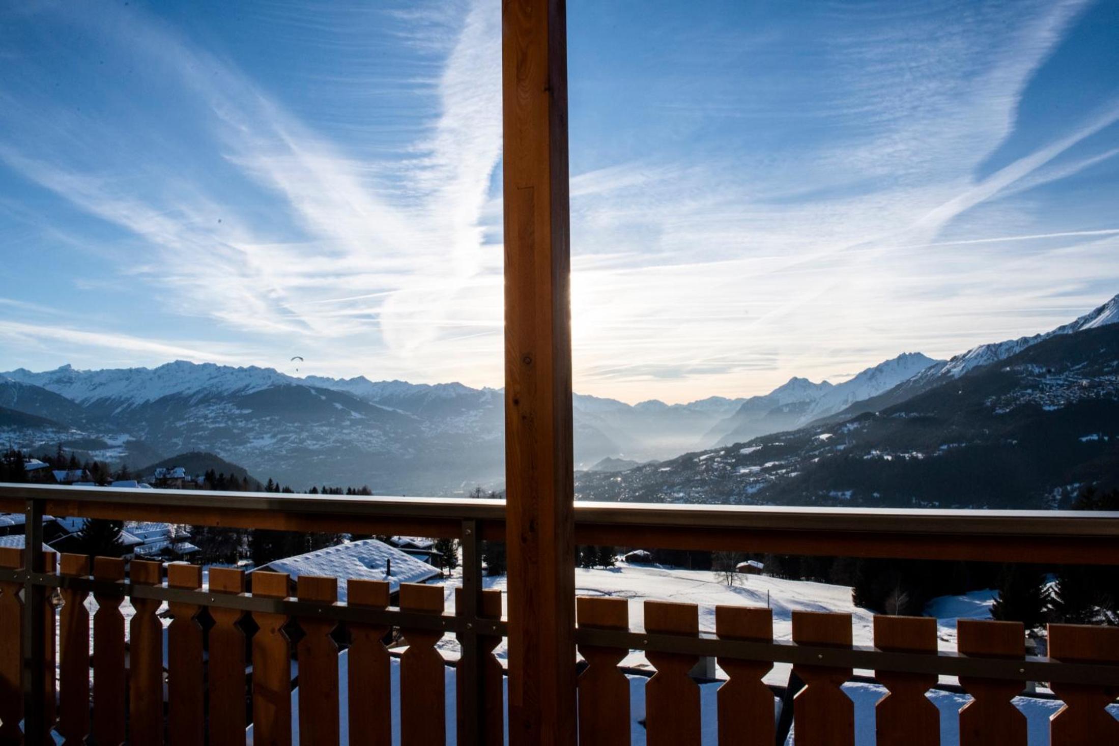 Modernity and authenticity in Crans-Montana, breathtaking panorama