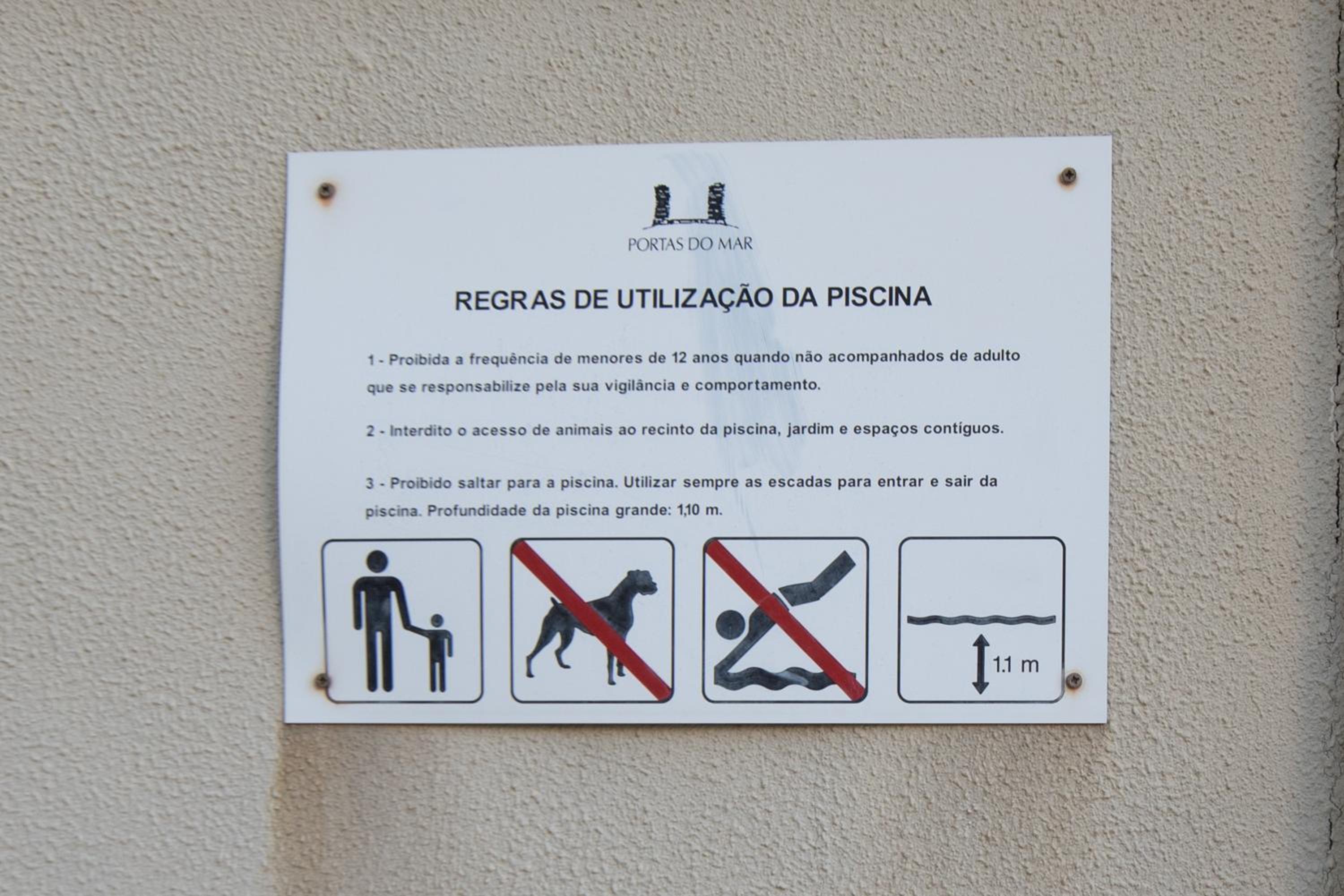 Apartament em condominio com Piscina