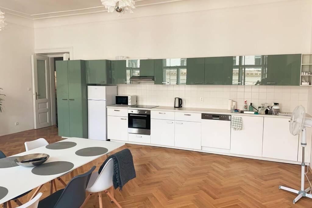 VIP city CENTER apartment Prague