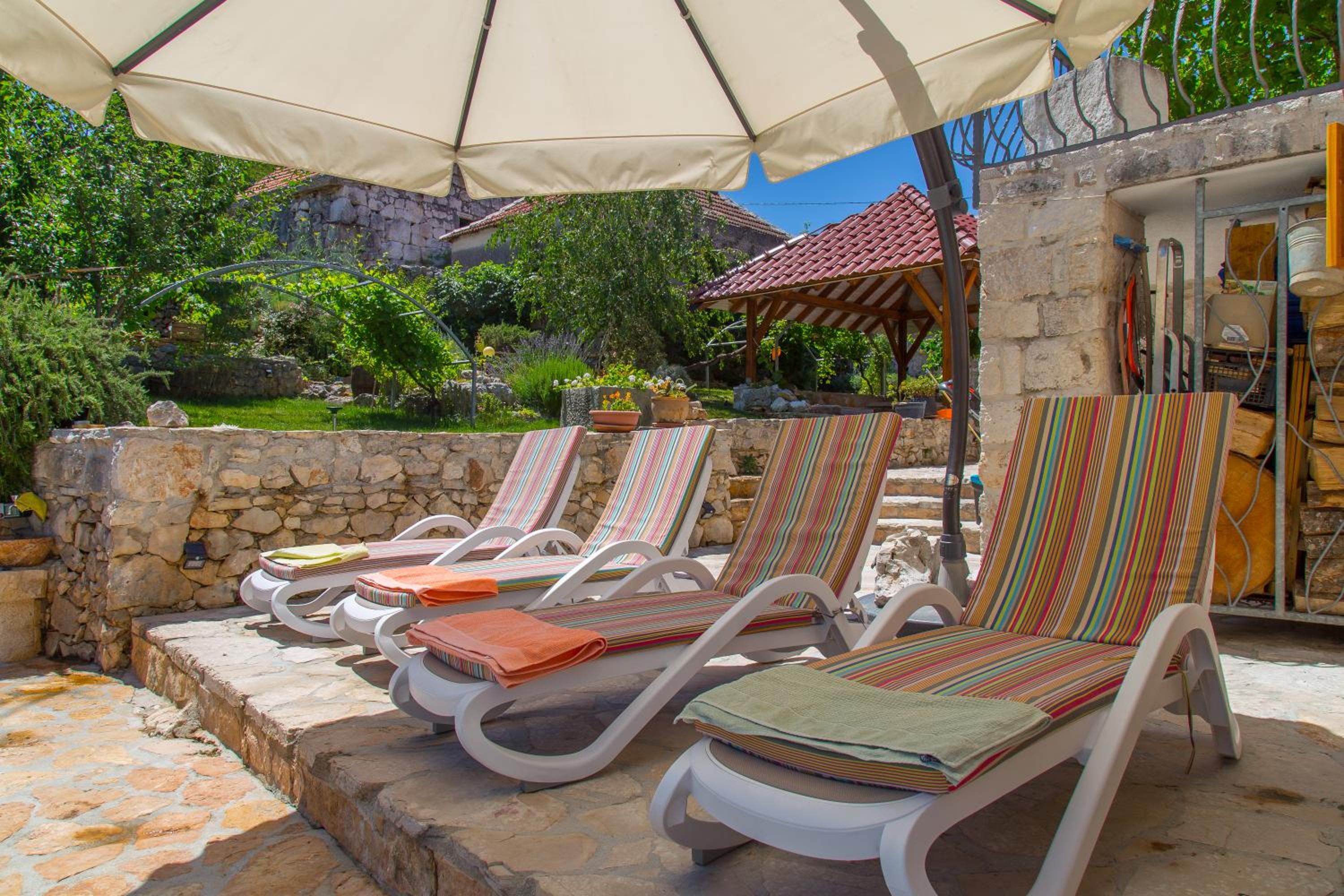 Home Sweet Home traditional Dalmatian house with pool view 5