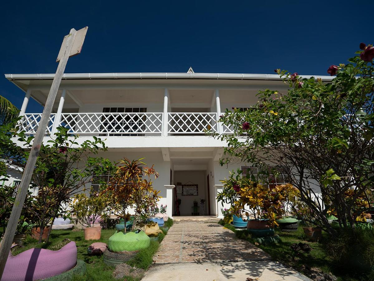 Posada Sunshine Paradise view 4
