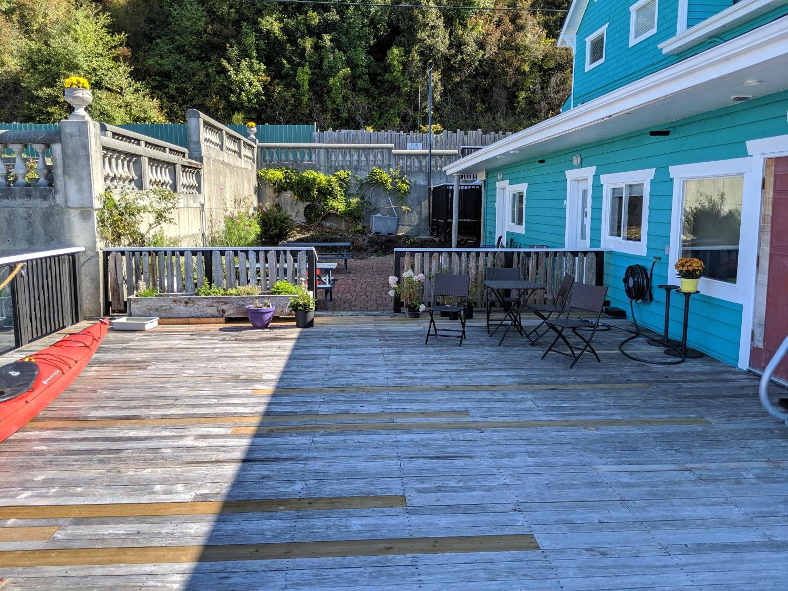 Nimpkish Hotel