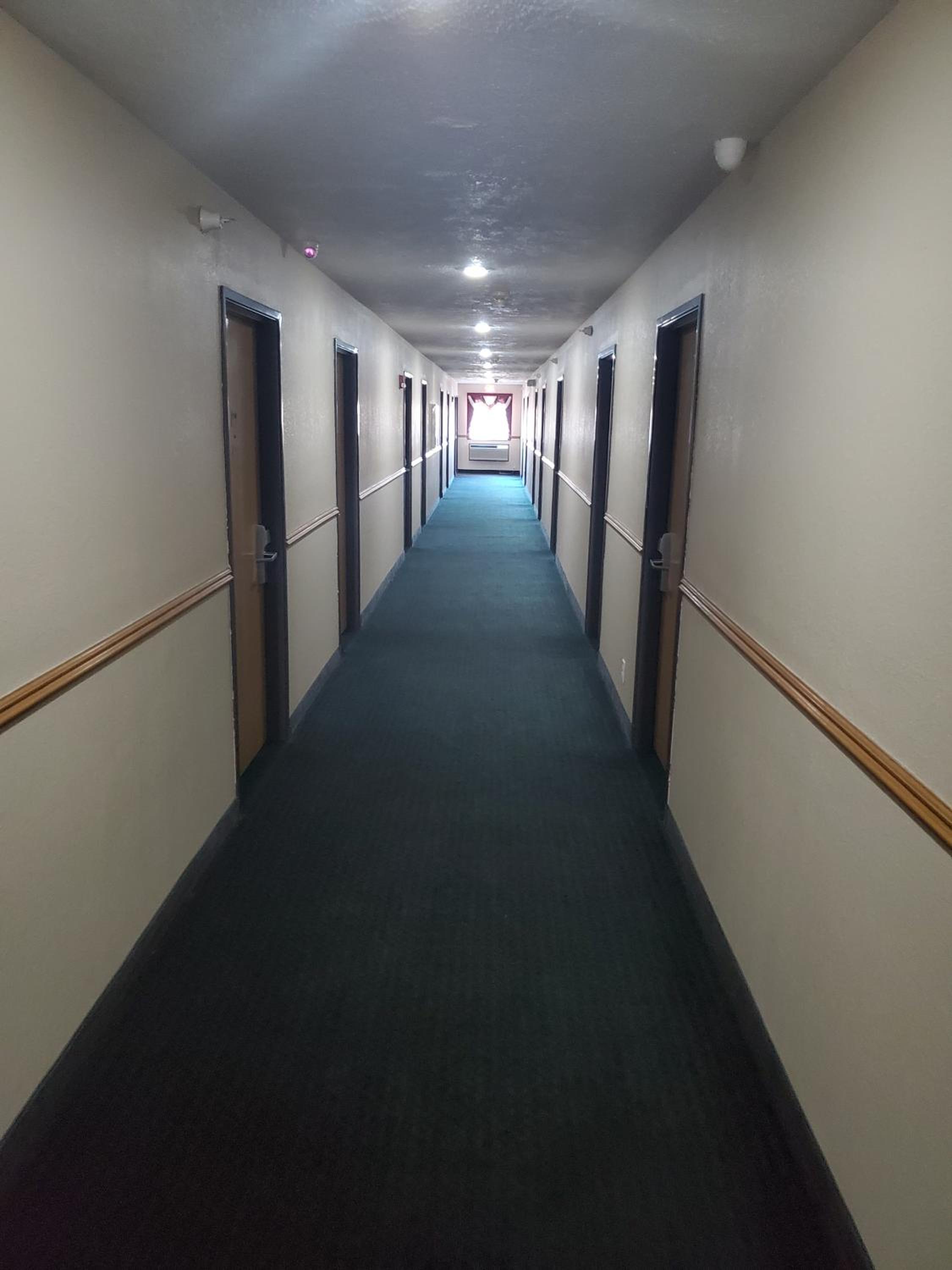 Super 7 Inn Tecumseh - Property Image 50