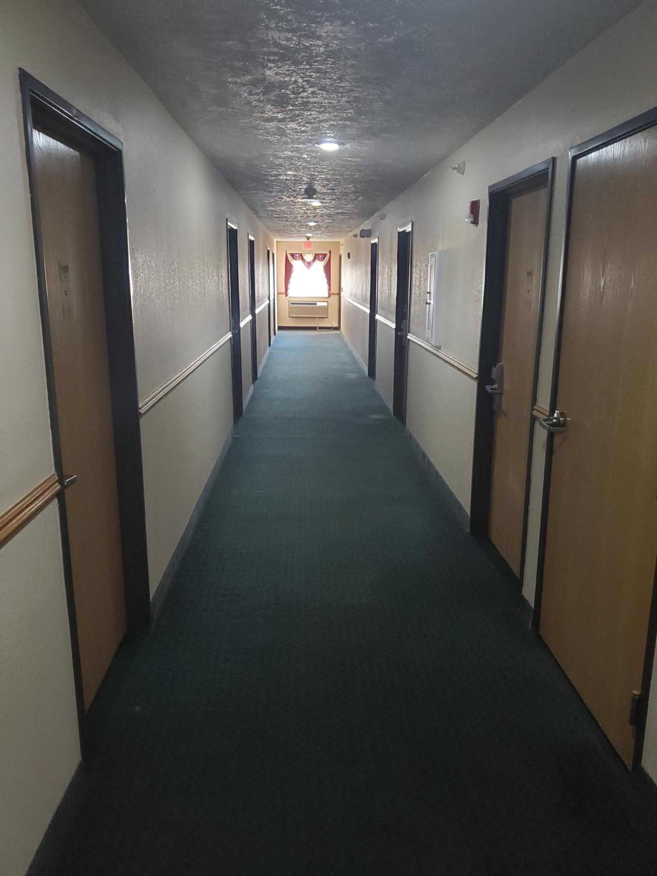 Super 7 Inn Tecumseh - Property Image 49