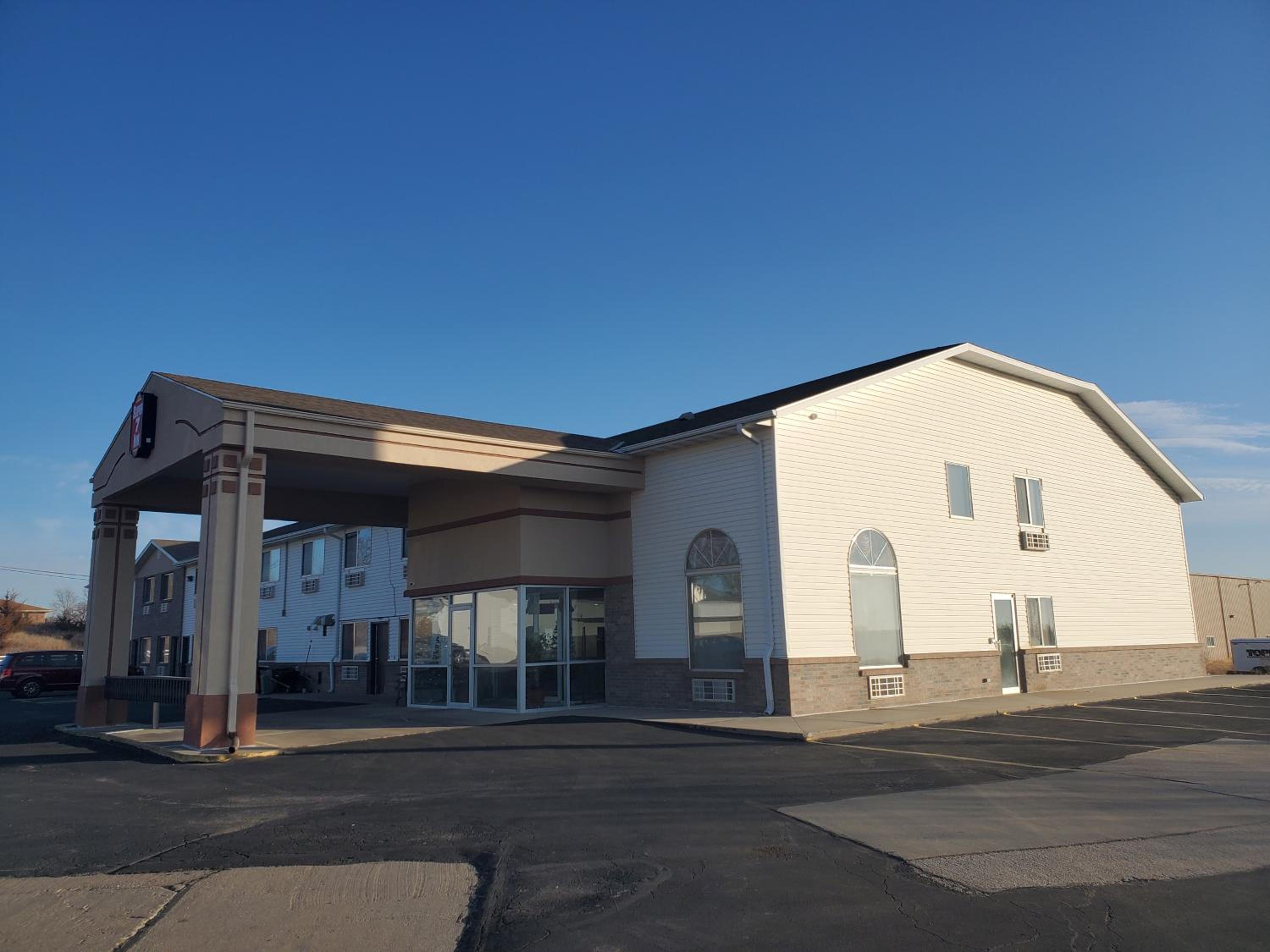 Super 7 Inn Tecumseh - Property Image 43